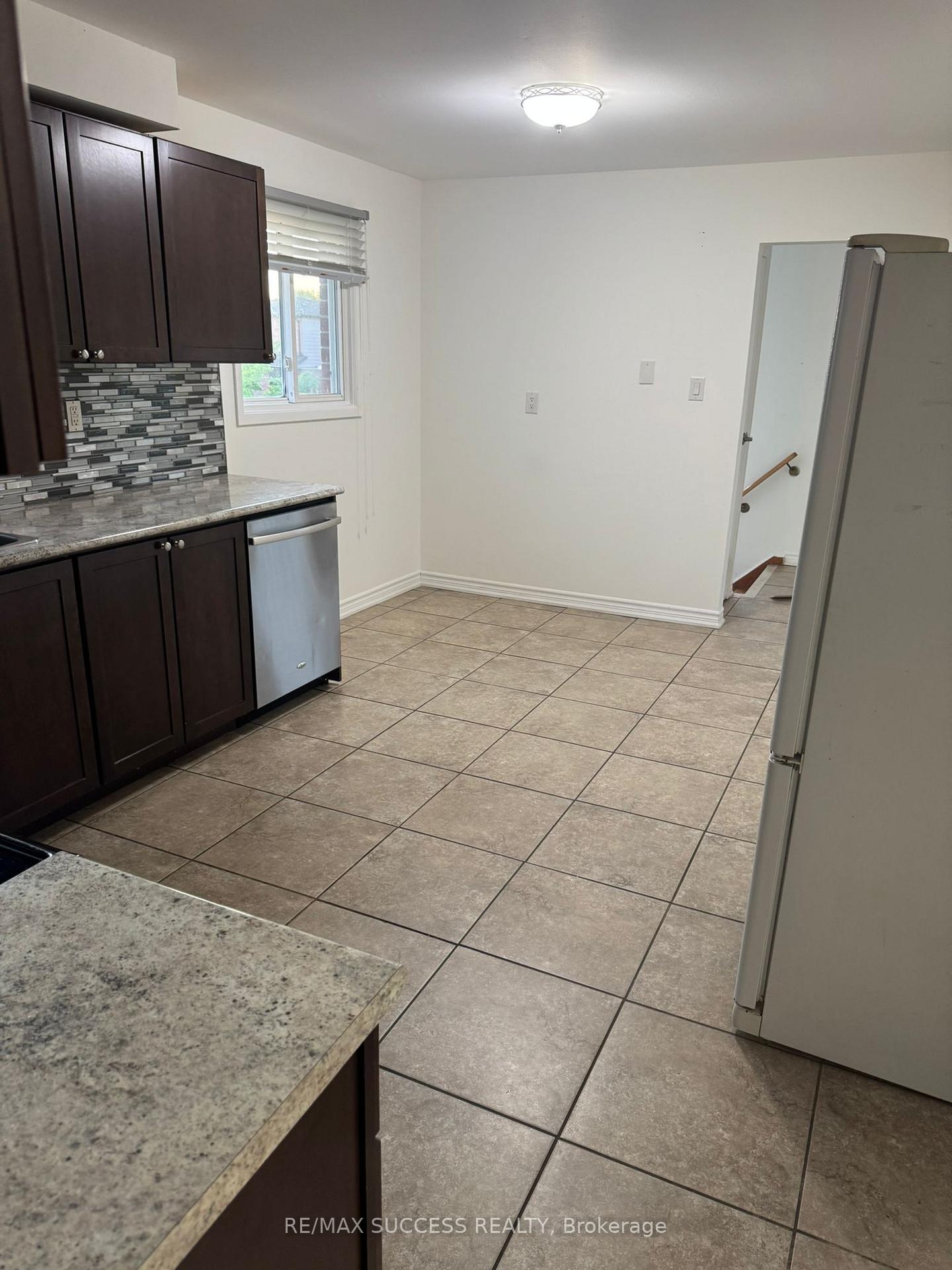 Photo 15 of 32 Martindale Crescent, Brampton, Brampton West — HOMEH