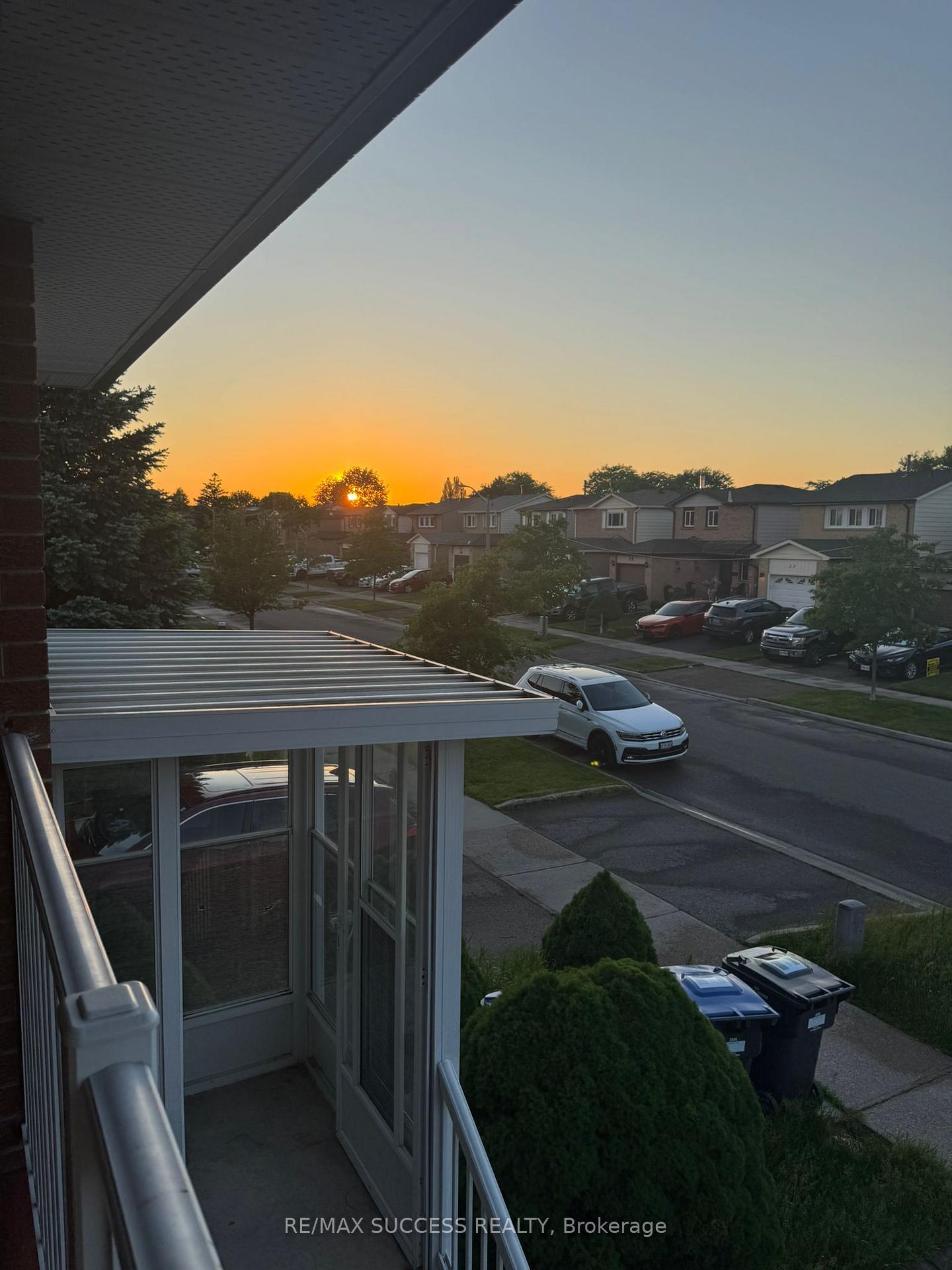 Photo 24 of 32 Martindale Crescent, Brampton, Brampton West — HOMEH