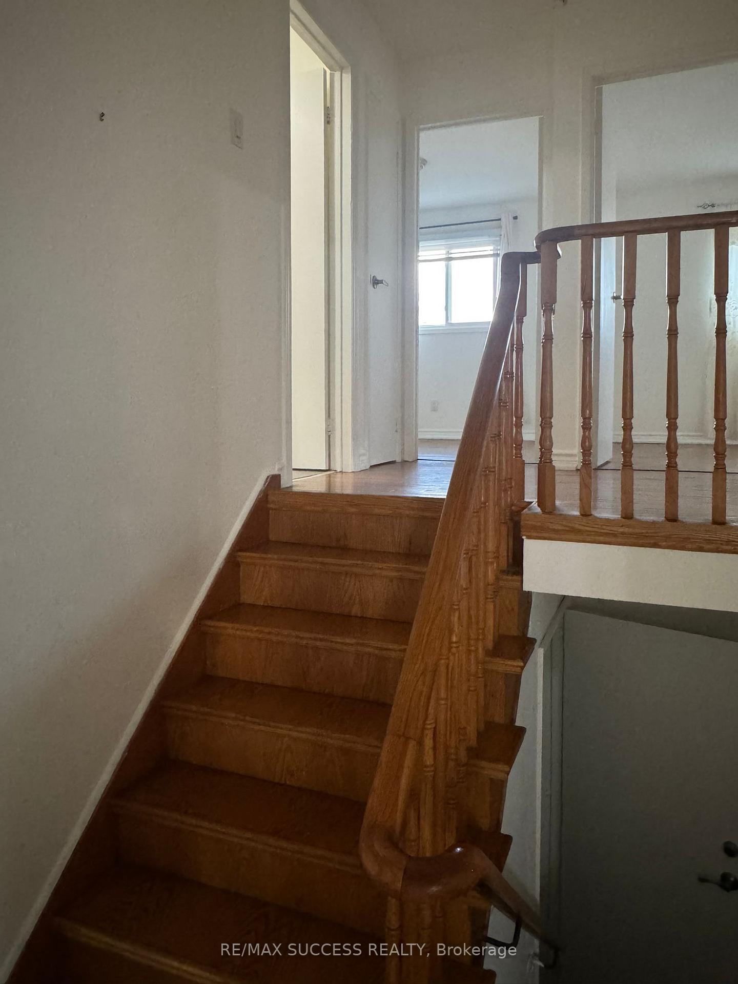 Photo 25 of 32 Martindale Crescent, Brampton, Brampton West — HOMEH