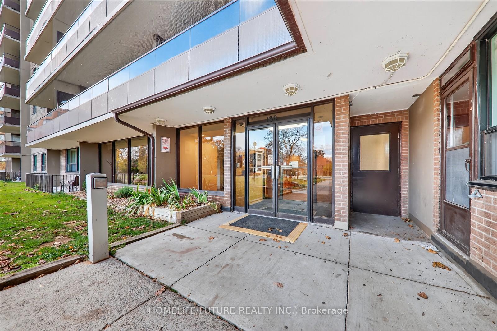 Photo 5 of Unit 705, 180 Markham Road, Scarborough, Scarborough Village — HOMEH