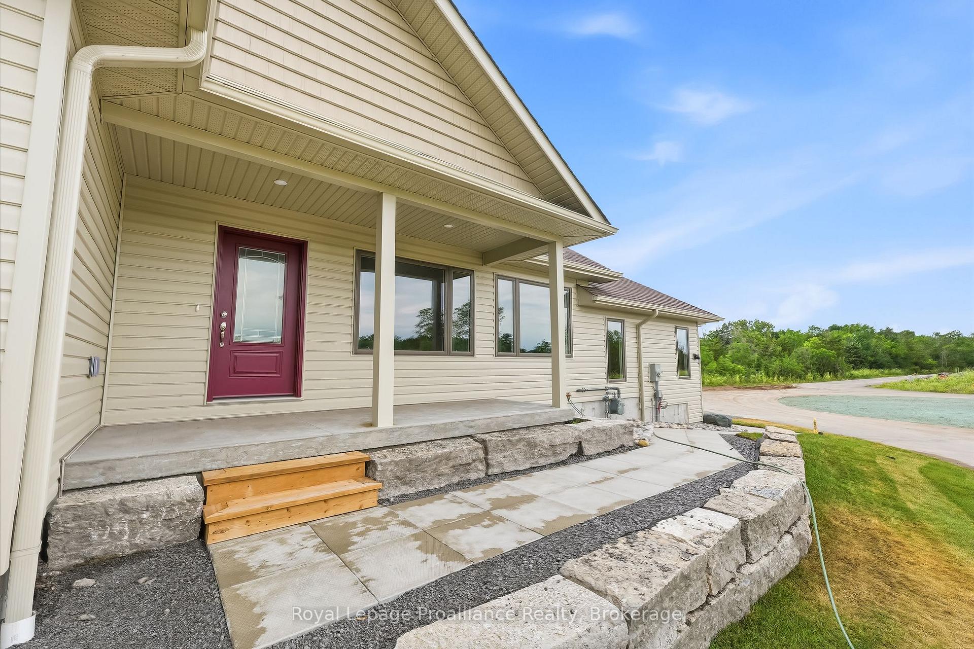 Photo 6 of 41 River Rapids Road, Quinte West, Sidney Ward — HOMEH
