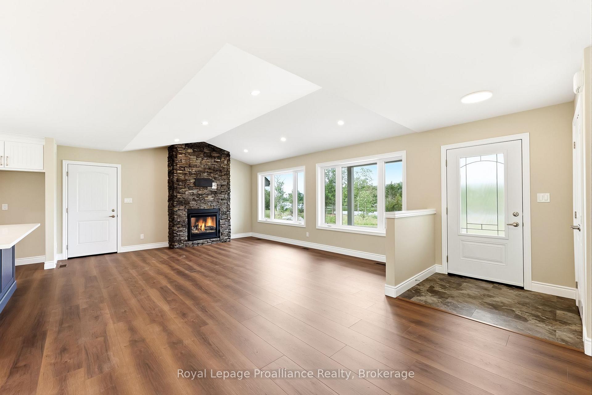 Photo 7 of 41 River Rapids Road, Quinte West, Sidney Ward — HOMEH