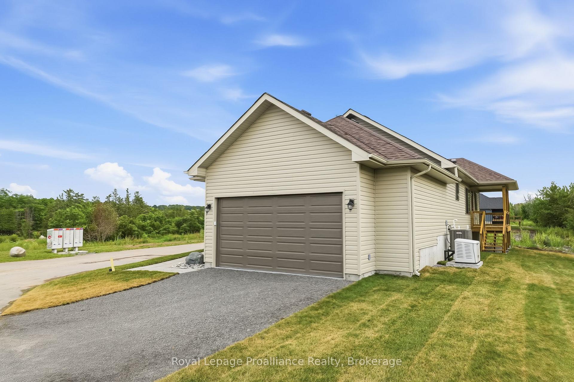 Photo 32 of 41 River Rapids Road, Quinte West, Sidney Ward — HOMEH