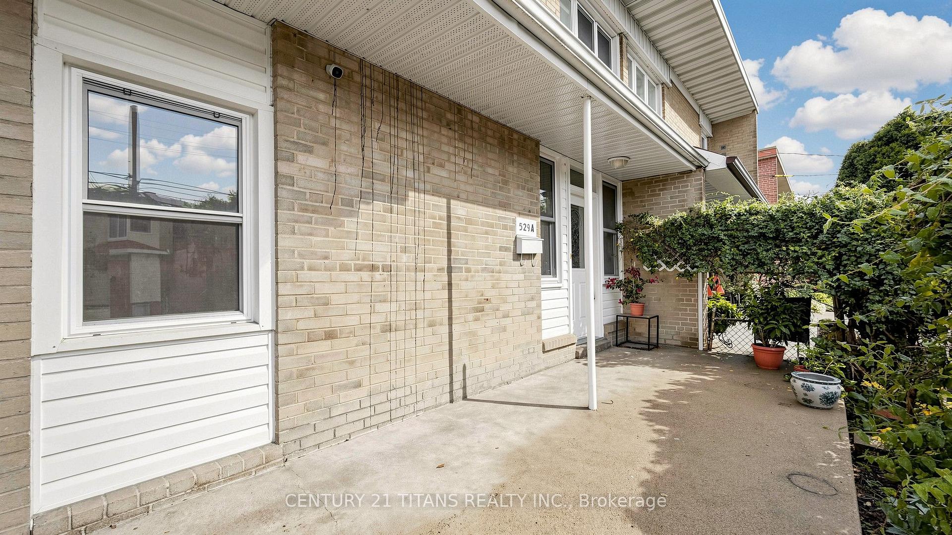 Photo 44 of 529A Birchmount Road, Scarborough, Clairlea-Birchmount — HOMEH