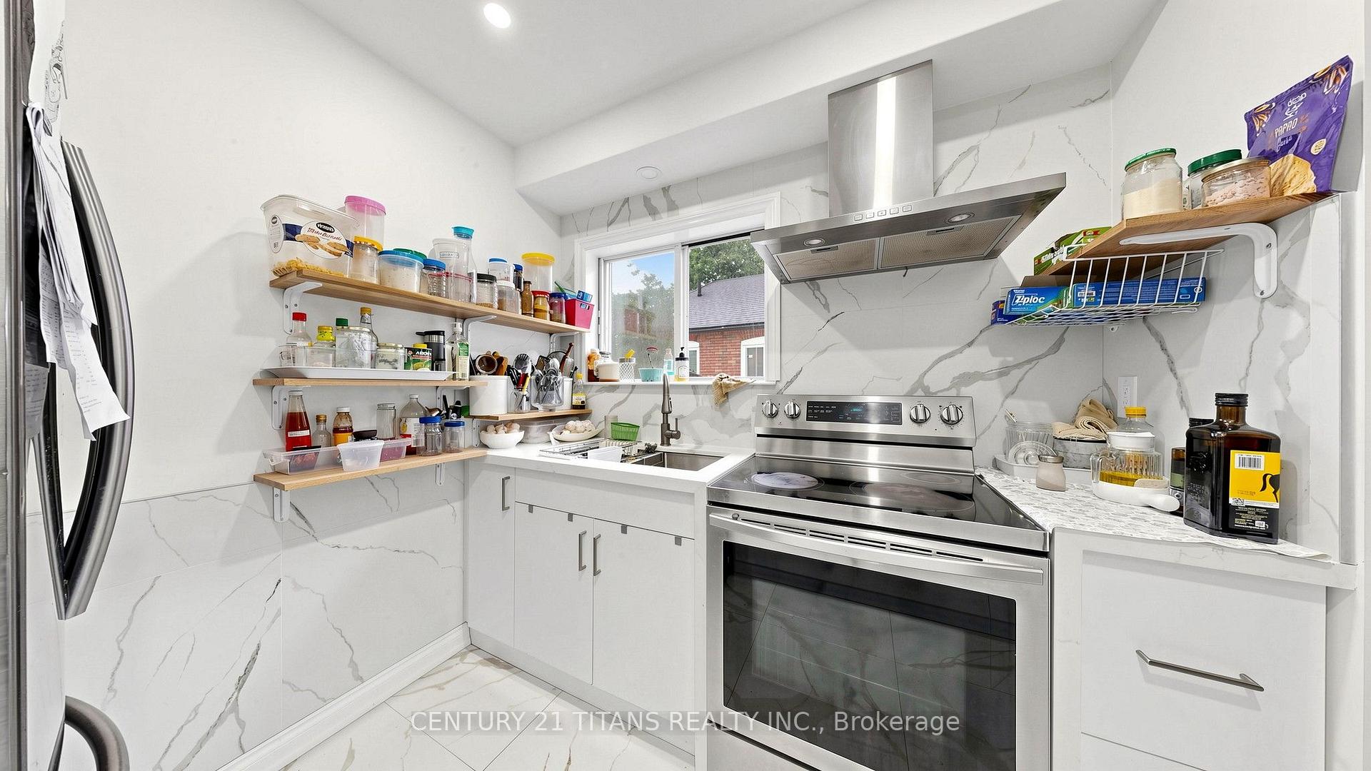 Photo 11 of 529A Birchmount Road, Scarborough, Clairlea-Birchmount — HOMEH