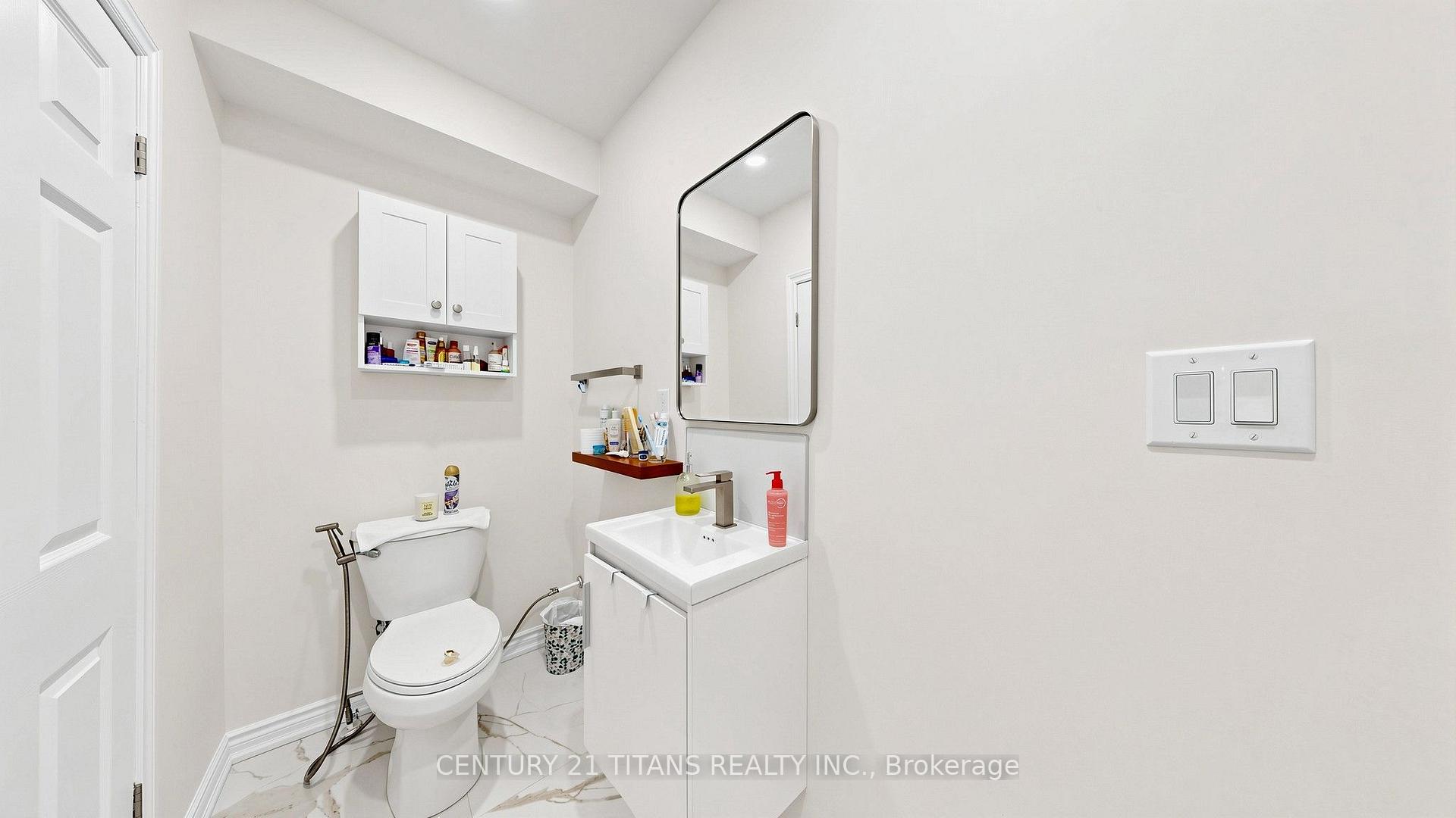 Photo 13 of 529A Birchmount Road, Scarborough, Clairlea-Birchmount — HOMEH