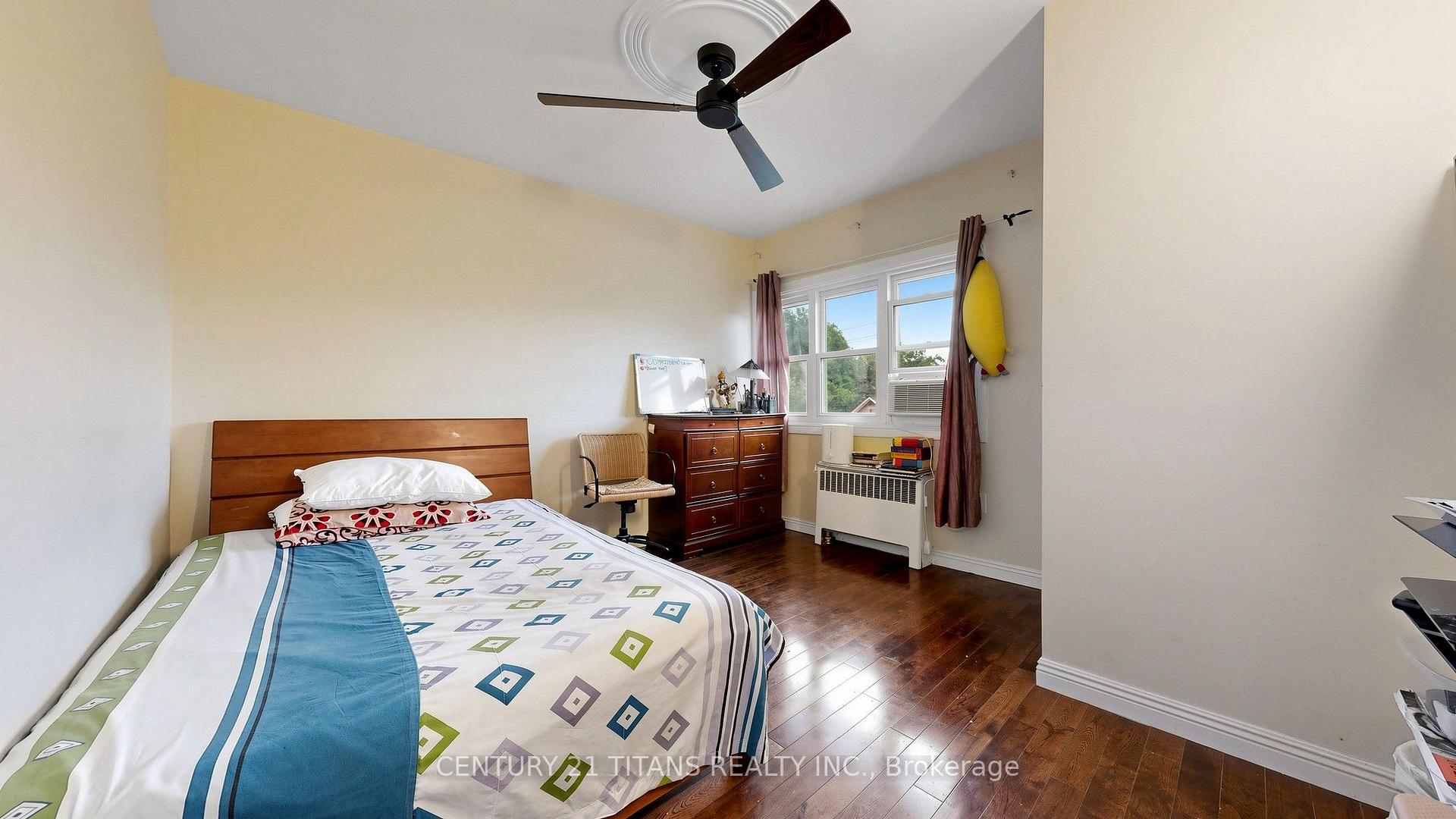 Photo 16 of 529A Birchmount Road, Scarborough, Clairlea-Birchmount — HOMEH