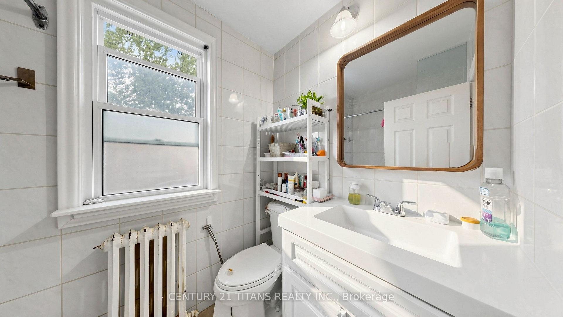 Photo 25 of 529A Birchmount Road, Scarborough, Clairlea-Birchmount — HOMEH