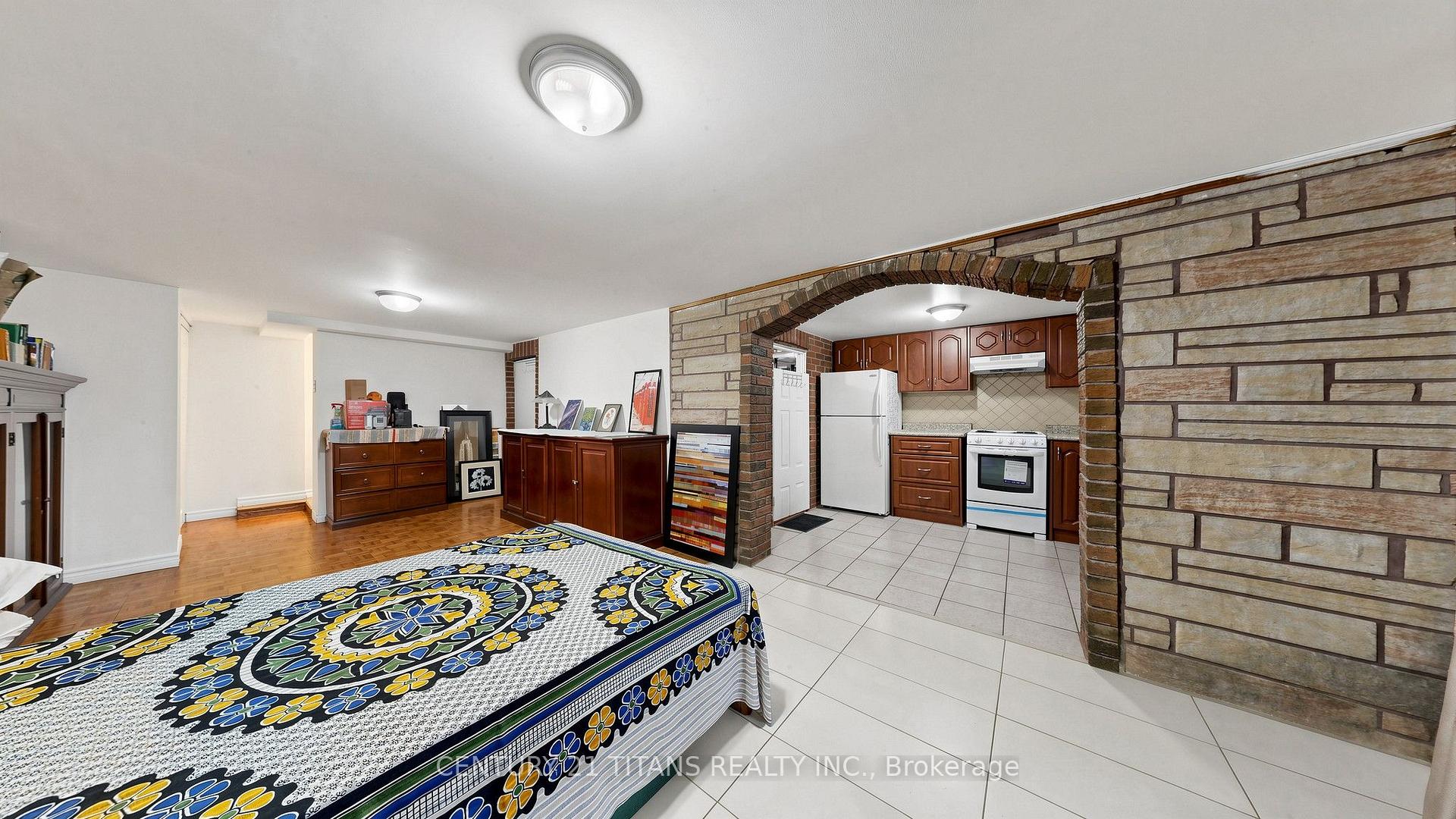 Photo 29 of 529A Birchmount Road, Scarborough, Clairlea-Birchmount — HOMEH