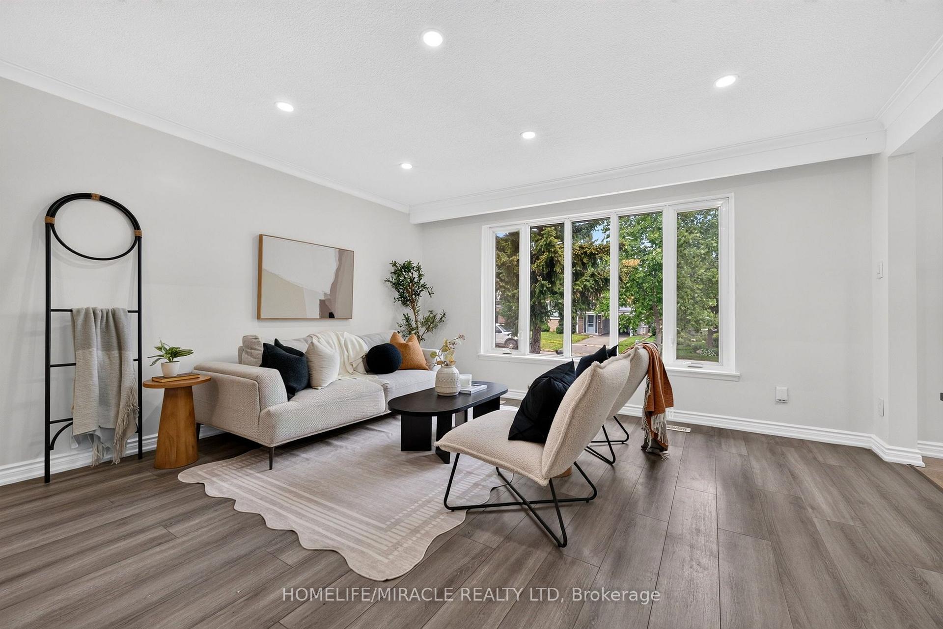 Photo 3 of 14 Marlena Drive, Scarborough, West Hill — HOMEH