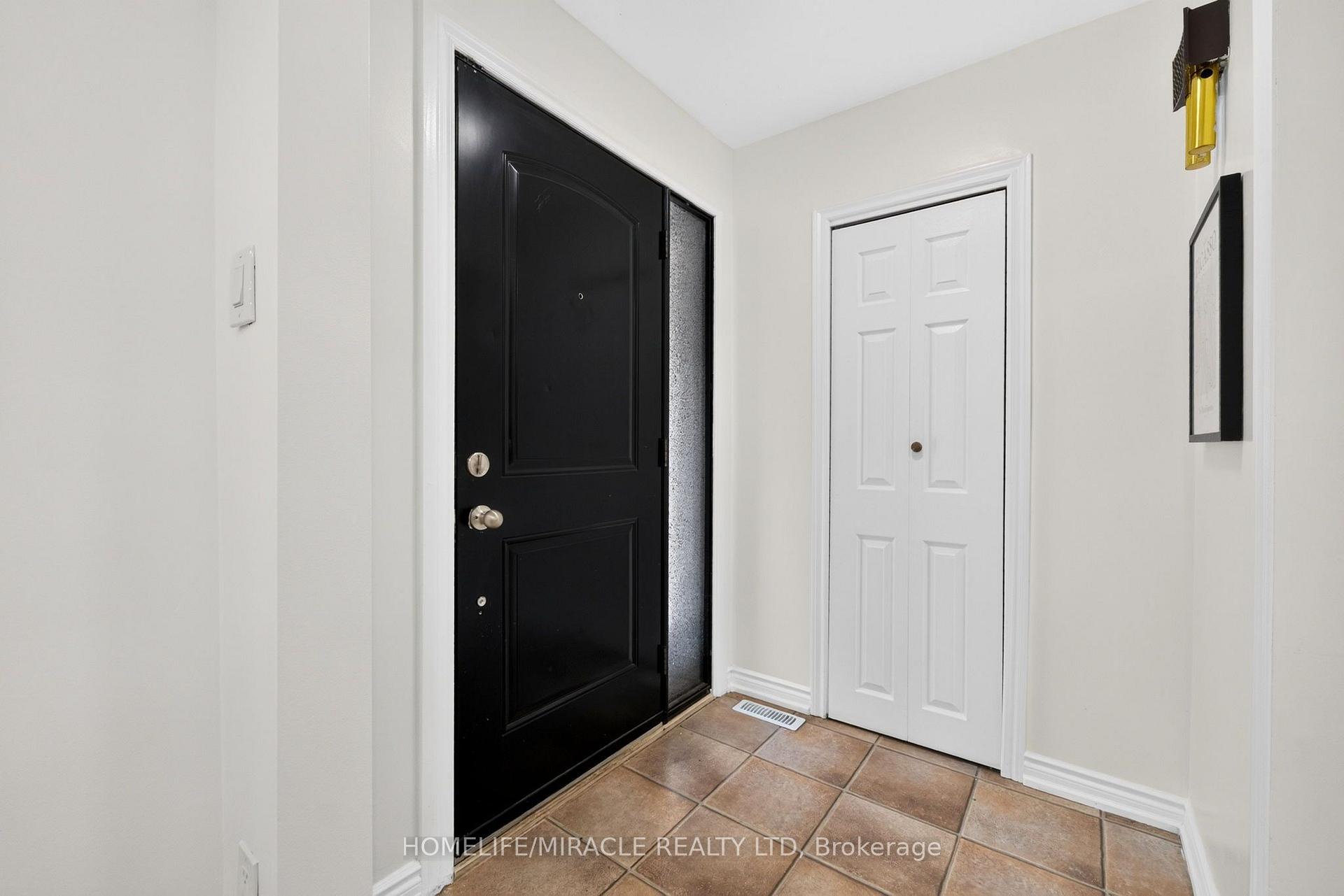 Photo 9 of 14 Marlena Drive, Scarborough, West Hill — HOMEH