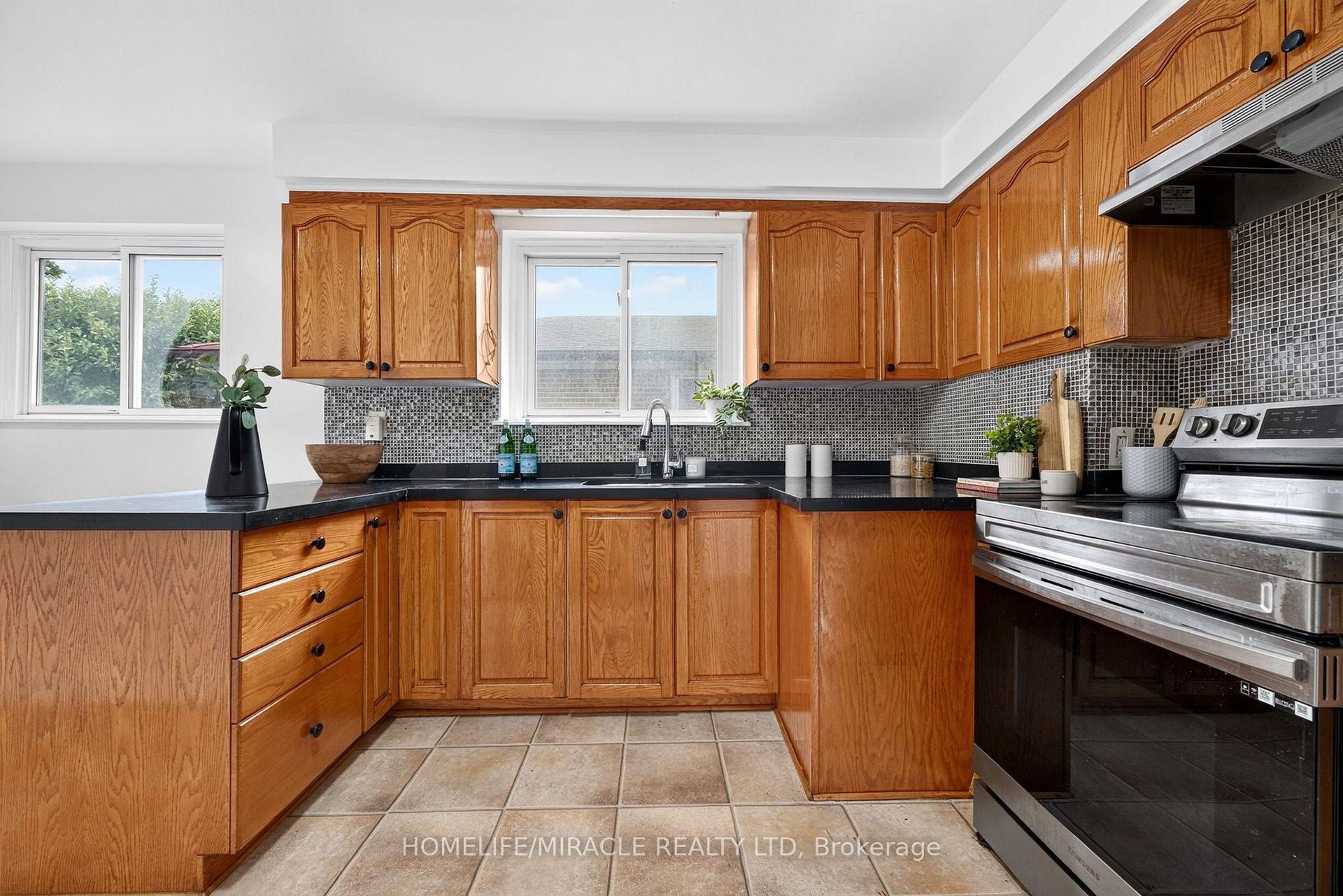 Photo 21 of 14 Marlena Drive, Scarborough, West Hill — HOMEH