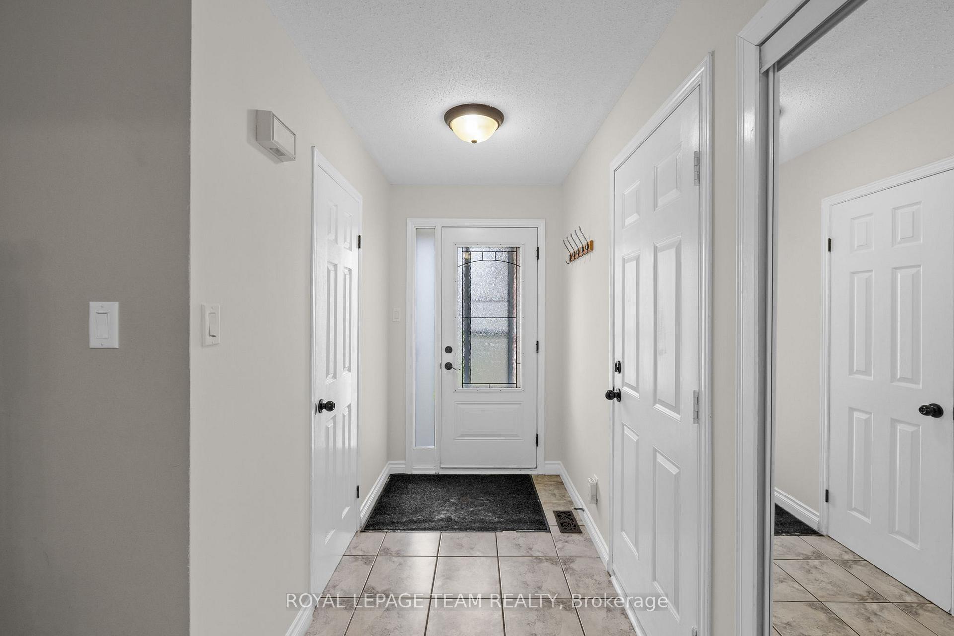 Photo 4 of 50 Springcreek Crescent, Ottawa, Kanata - Bridlewood — HOMEH