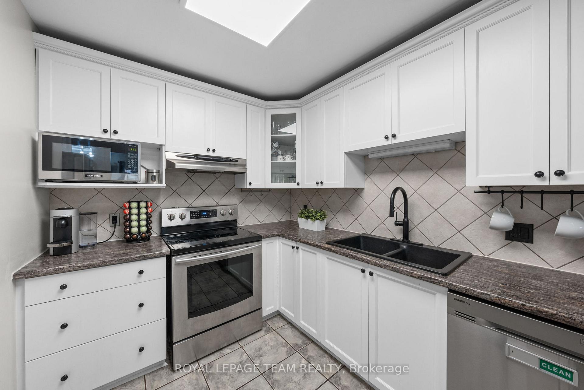 Photo 10 of 50 Springcreek Crescent, Ottawa, Kanata - Bridlewood — HOMEH