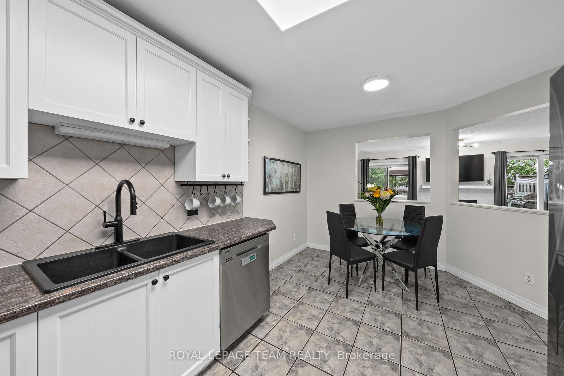 Photo 11 of 50 Springcreek Crescent, Ottawa, Kanata - Bridlewood — HOMEH