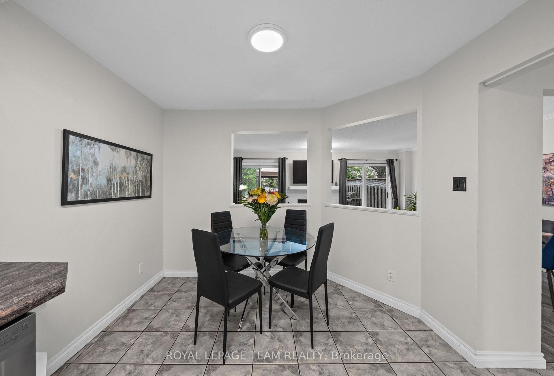 Photo 12 of 50 Springcreek Crescent, Ottawa, Kanata - Bridlewood — HOMEH