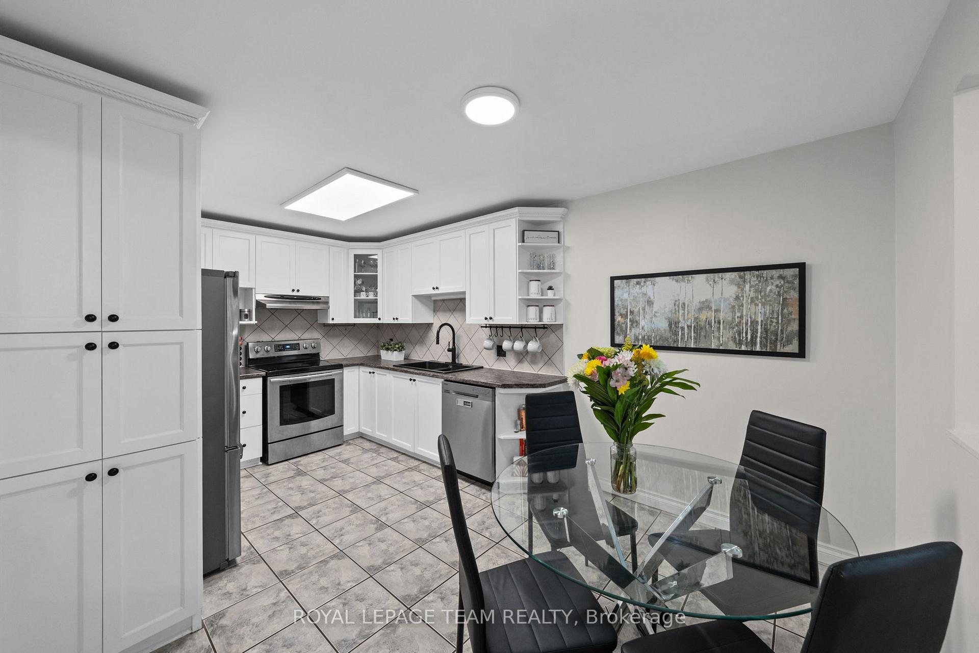 Photo 14 of 50 Springcreek Crescent, Ottawa, Kanata - Bridlewood — HOMEH