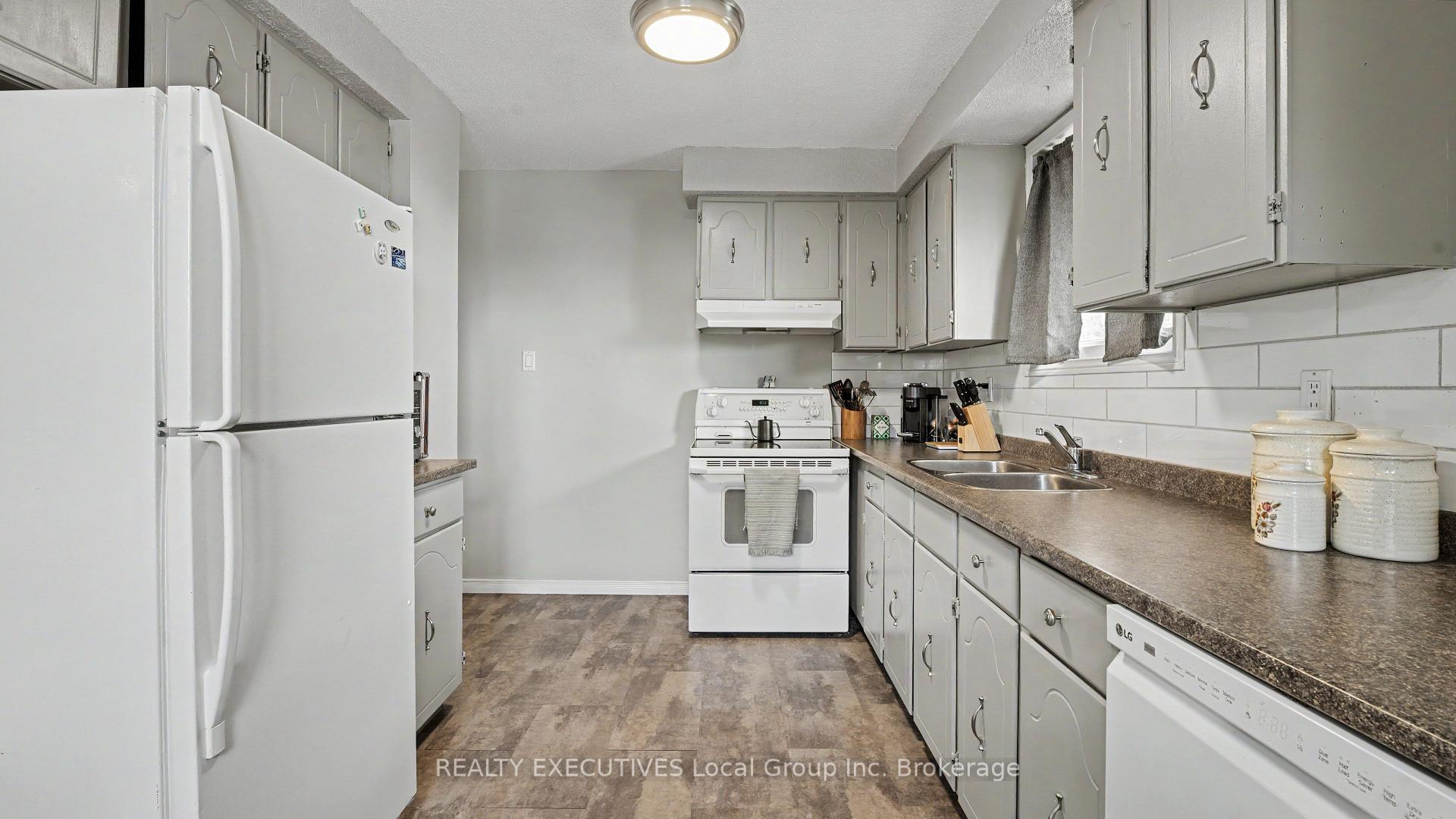 Photo 7 of 190 Wickstead Avenue, North Bay, Birchaven — HOMEH