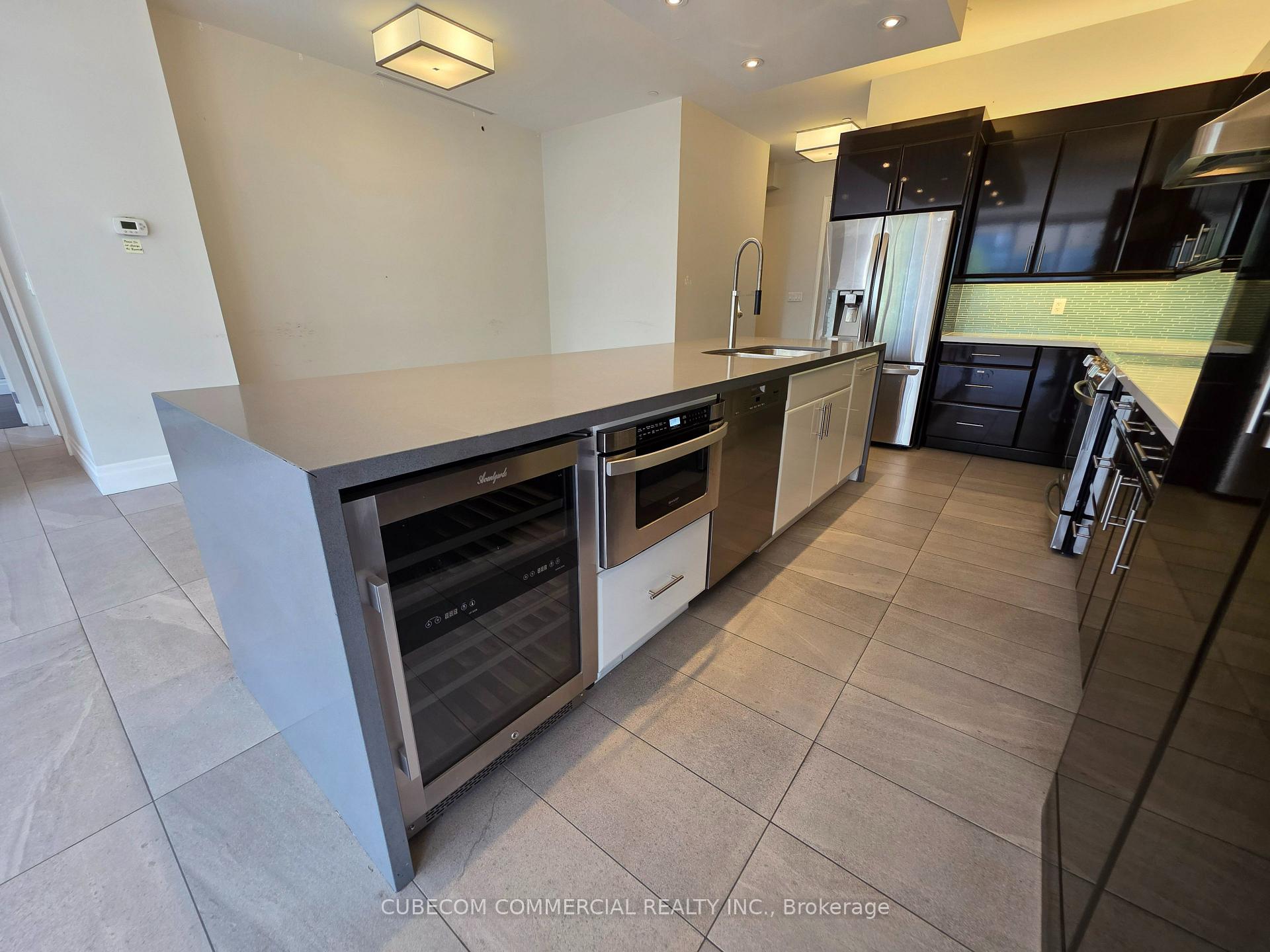 Photo 6 of Unit 304, 393 King Street W, Toronto, Waterfront Communities — HOMEH