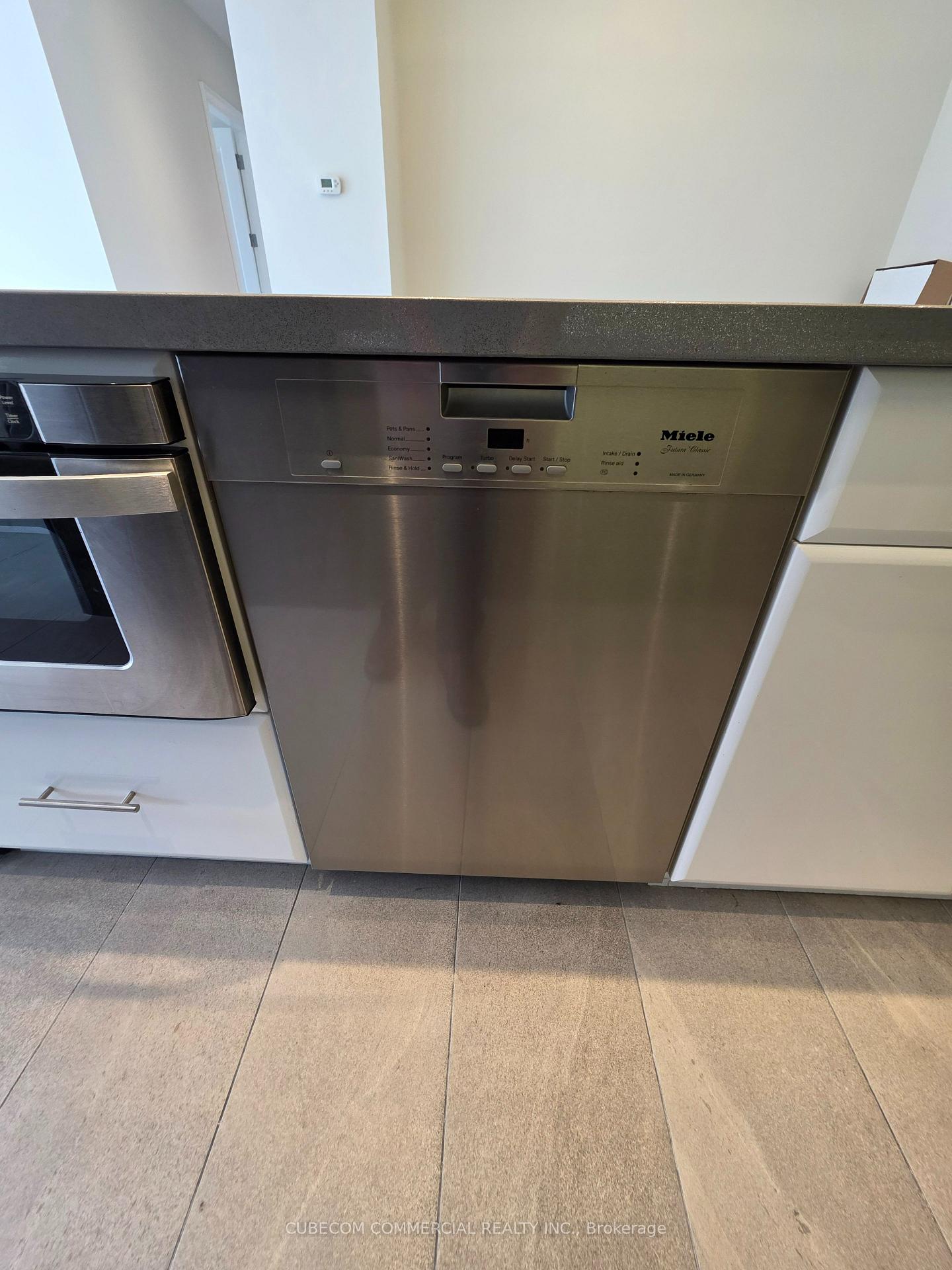 Photo 9 of Unit 304, 393 King Street W, Toronto, Waterfront Communities — HOMEH