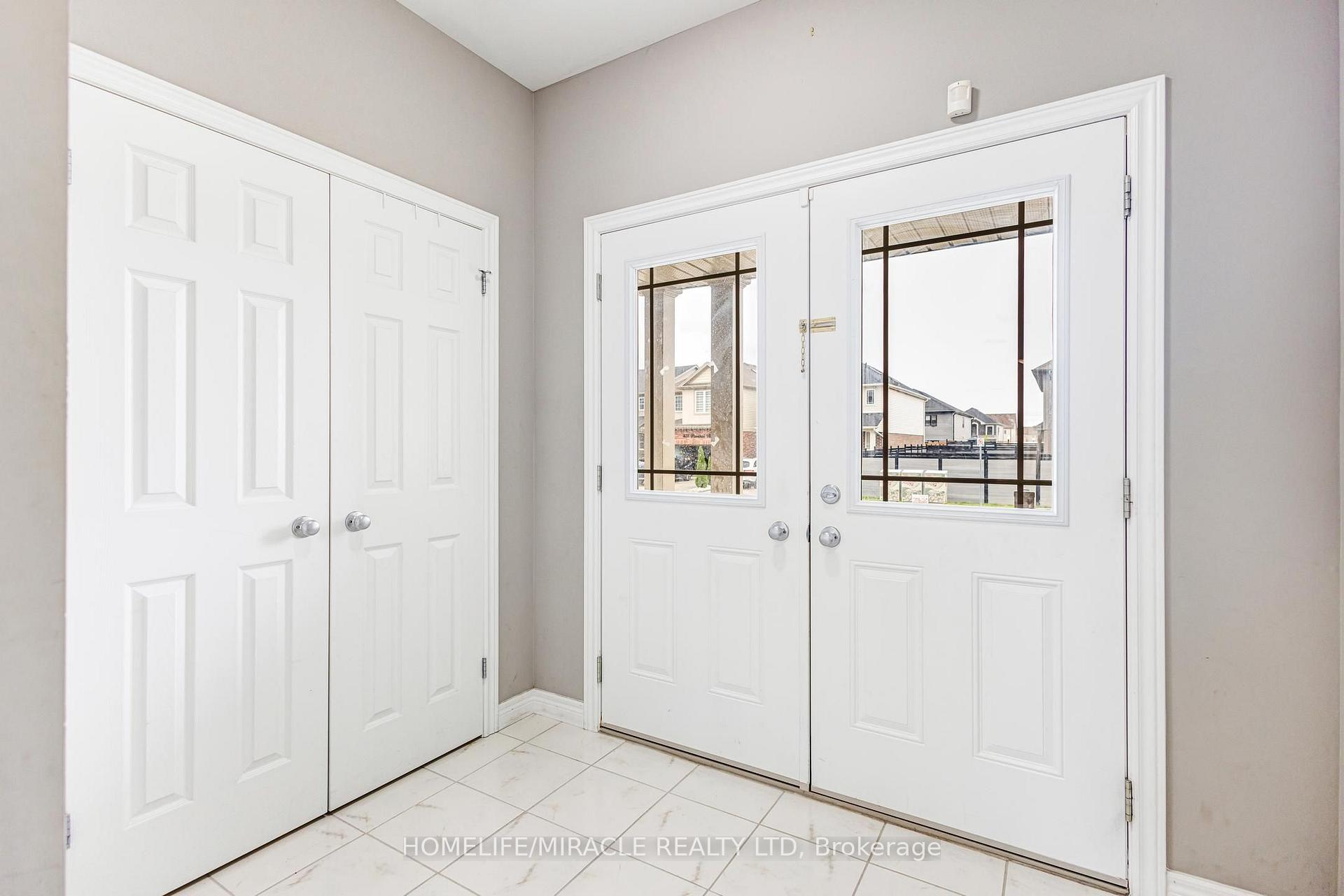 Photo 3 of 417 Rivertrail Avenue, Kitchener, Idlewood/Lackner Woods — HOMEH
