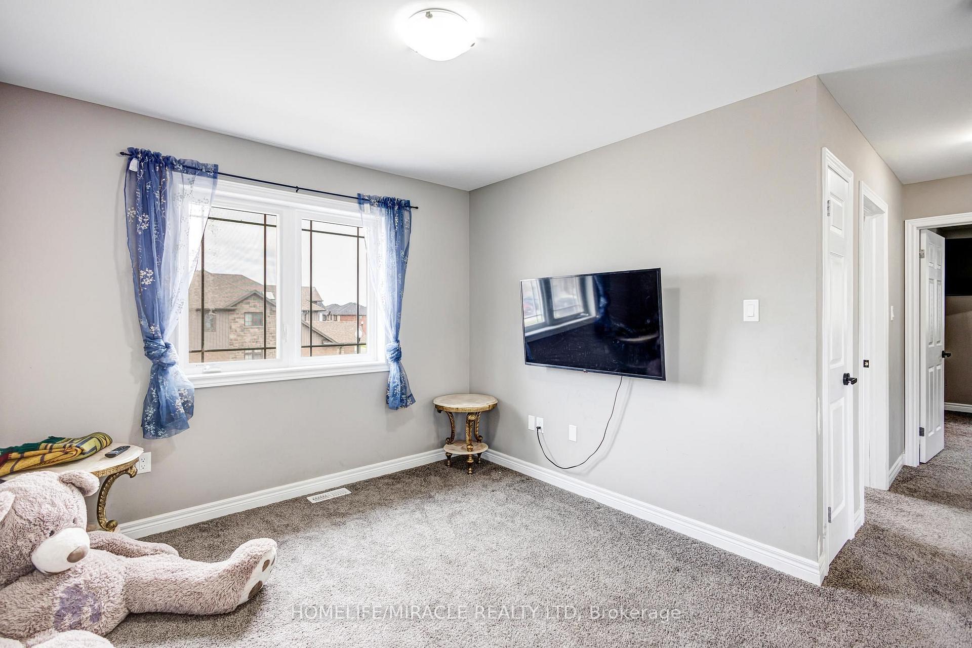 Photo 15 of 417 Rivertrail Avenue, Kitchener, Idlewood/Lackner Woods — HOMEH