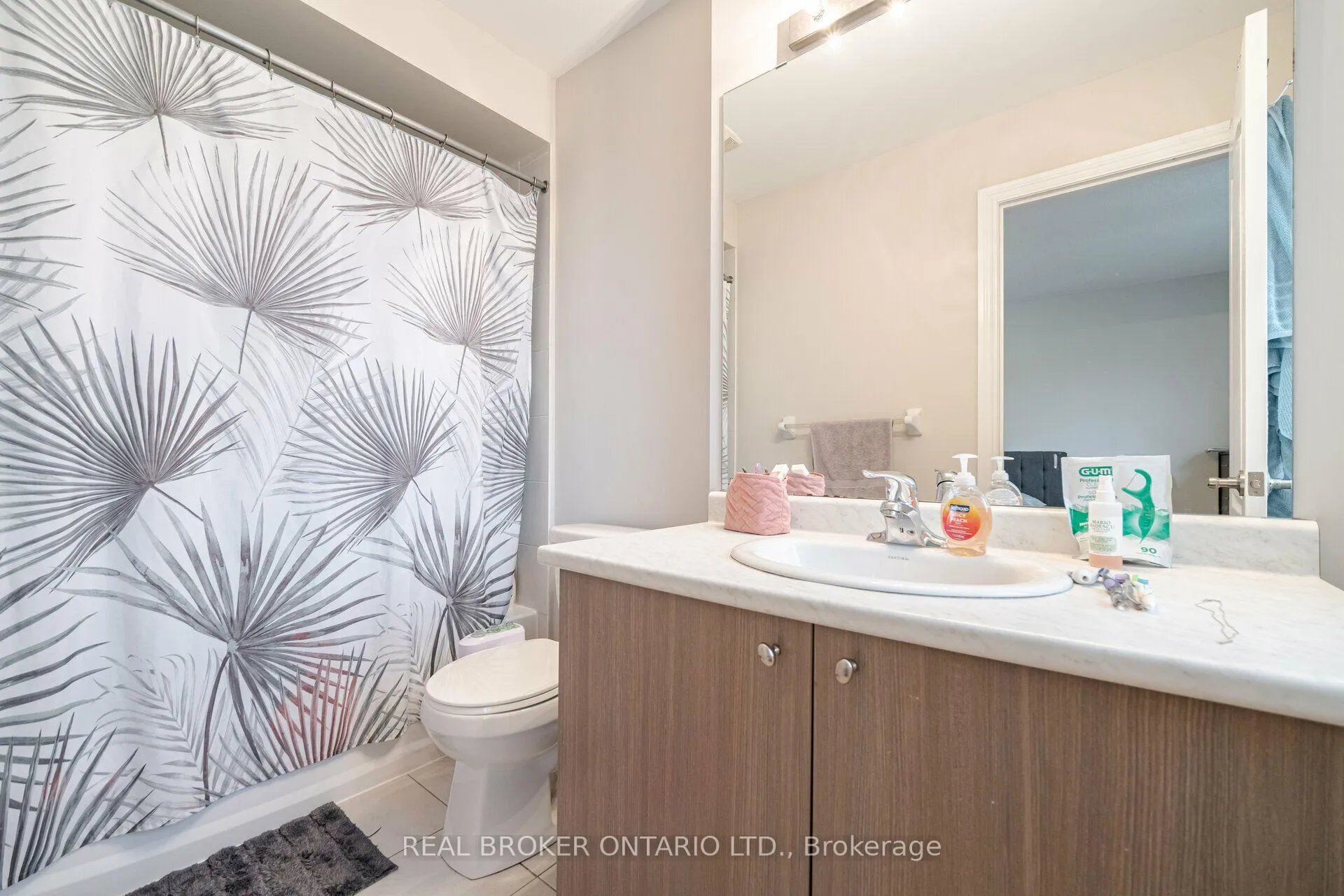 Photo 11 of 50 Magdalene Crescent, Brampton, Heart Lake East — HOMEH