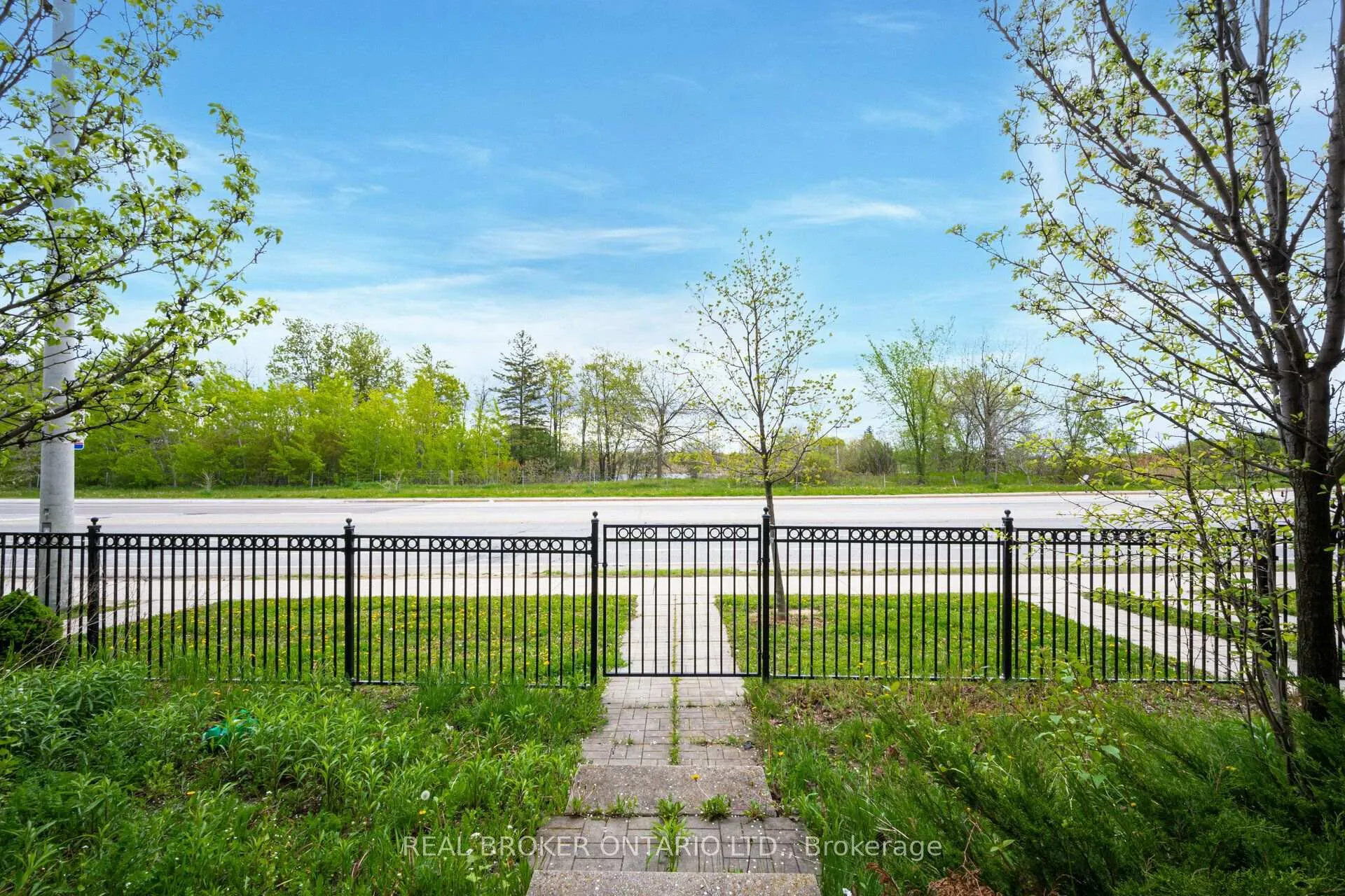 Photo 15 of 50 Magdalene Crescent, Brampton, Heart Lake East — HOMEH