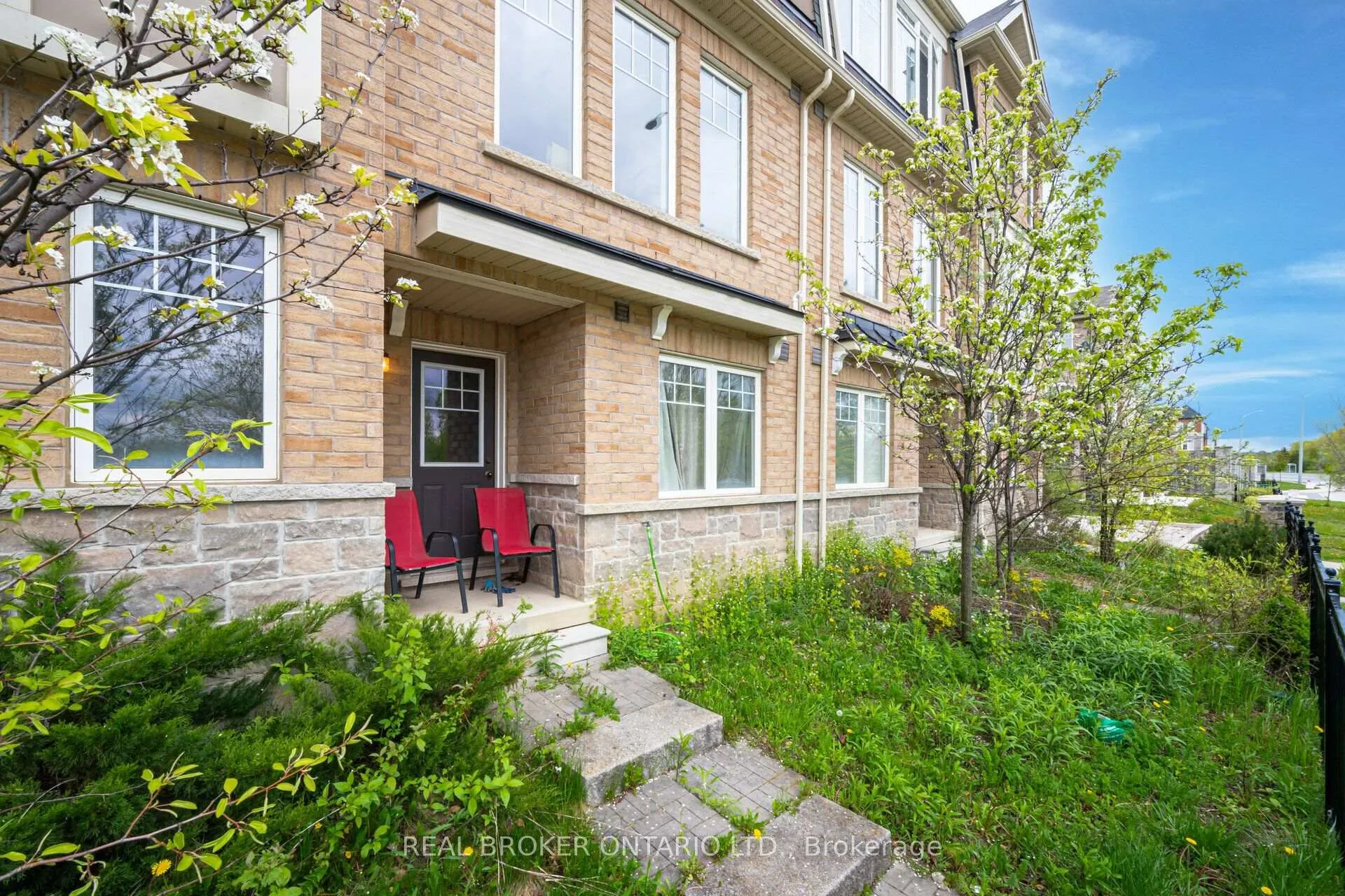 Photo 17 of 50 Magdalene Crescent, Brampton, Heart Lake East — HOMEH