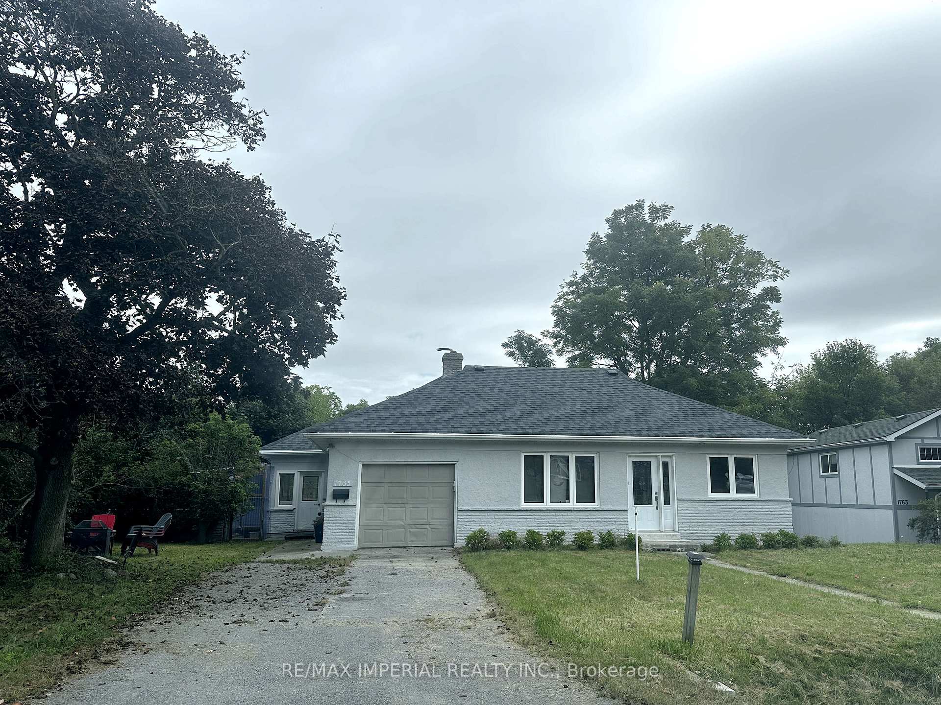 Photo of 1765 Appleview Road