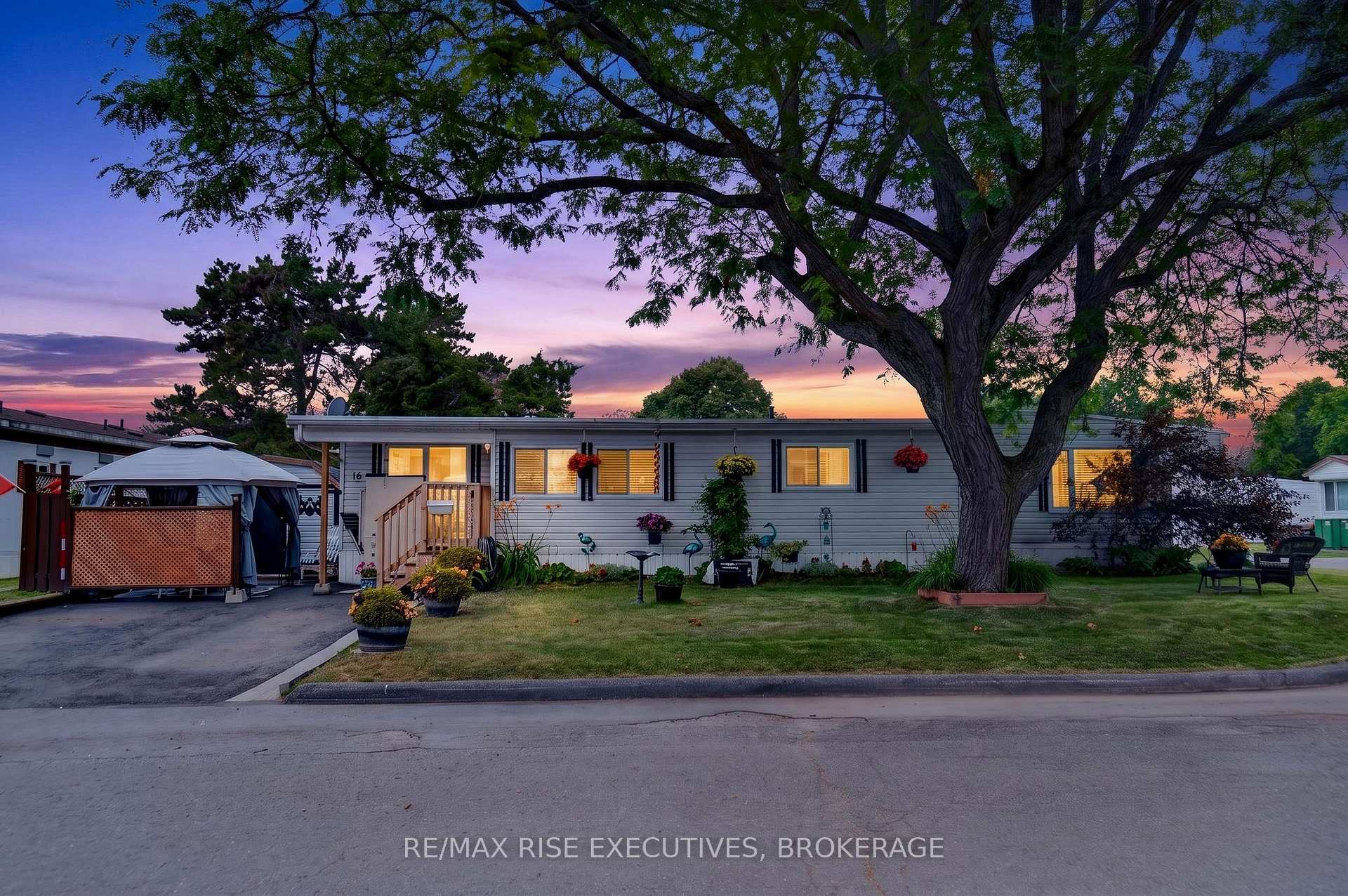 Photo 1 of 18 Wentworth Drive, Kingston, Rideau — HOMEH