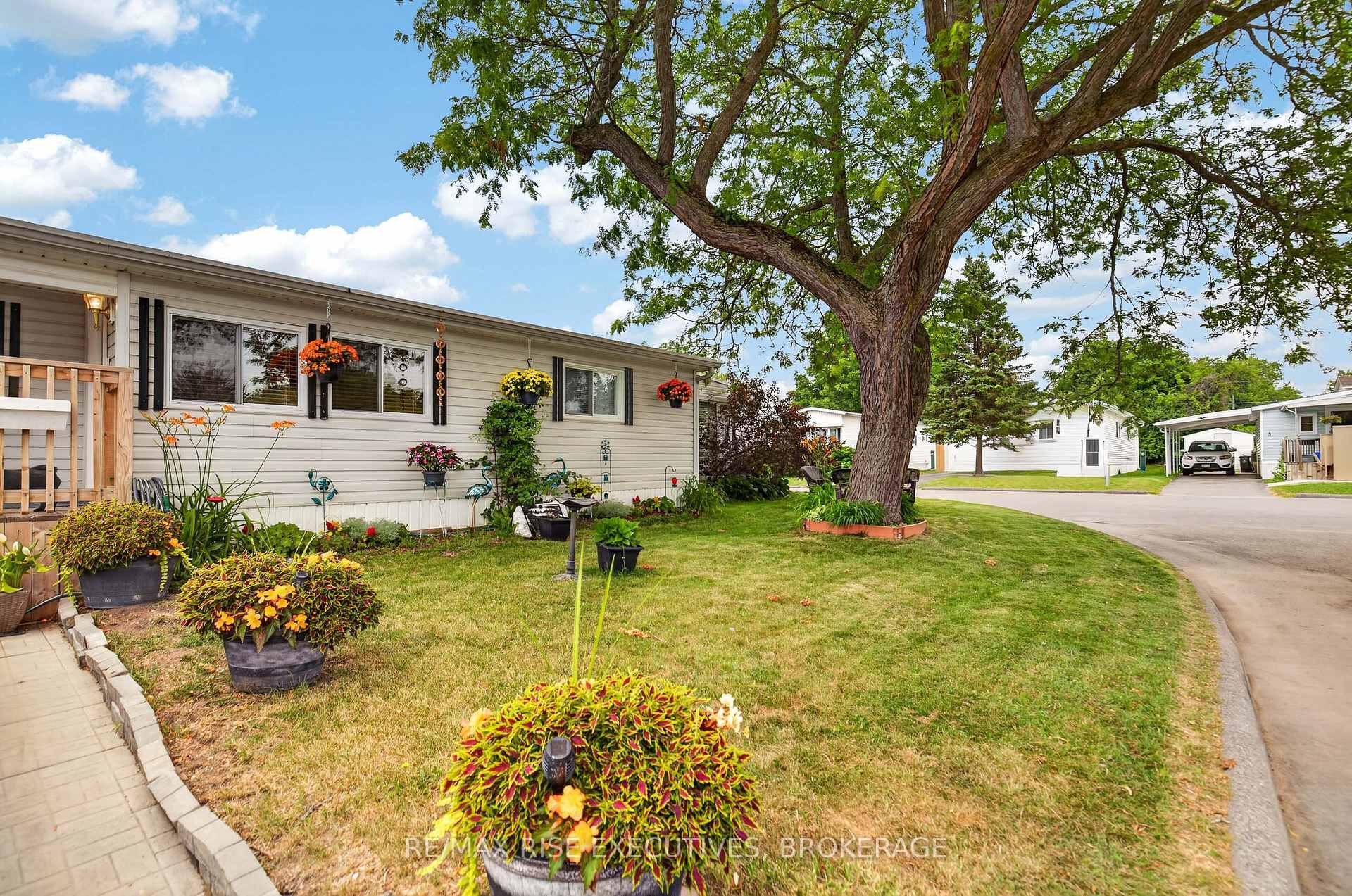 Photo 2 of 18 Wentworth Drive, Kingston, Rideau — HOMEH