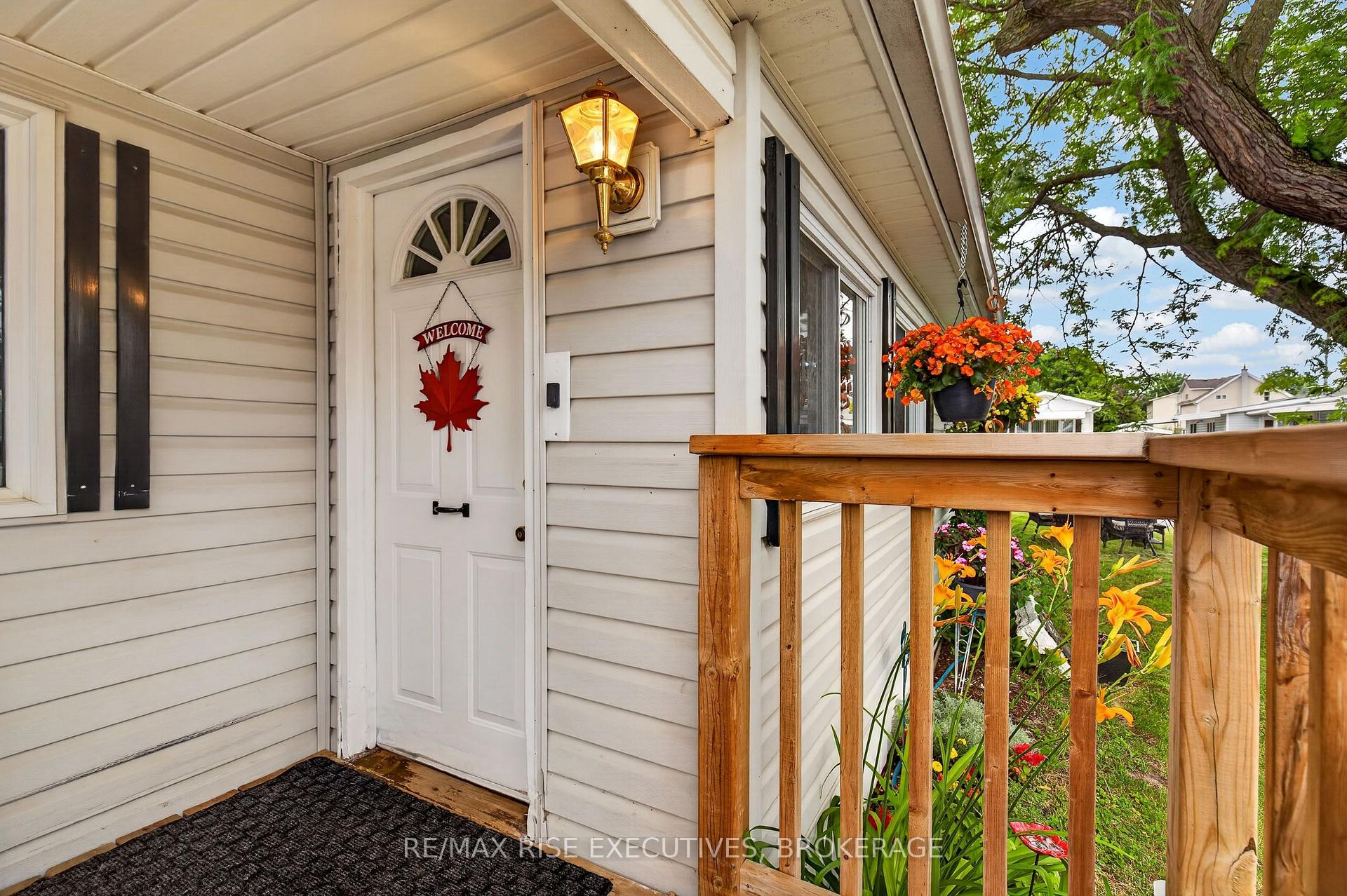 Photo 3 of 18 Wentworth Drive, Kingston, Rideau — HOMEH