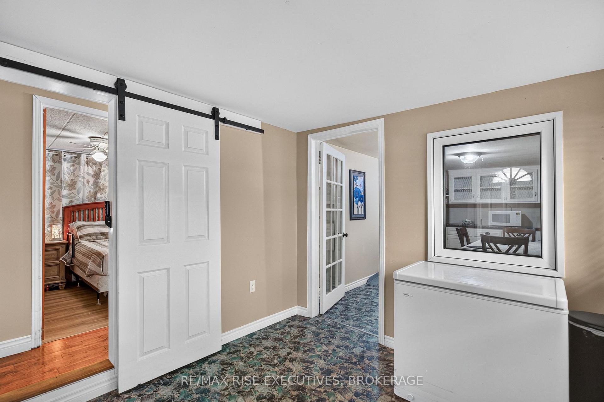 Photo 6 of 18 Wentworth Drive, Kingston, Rideau — HOMEH