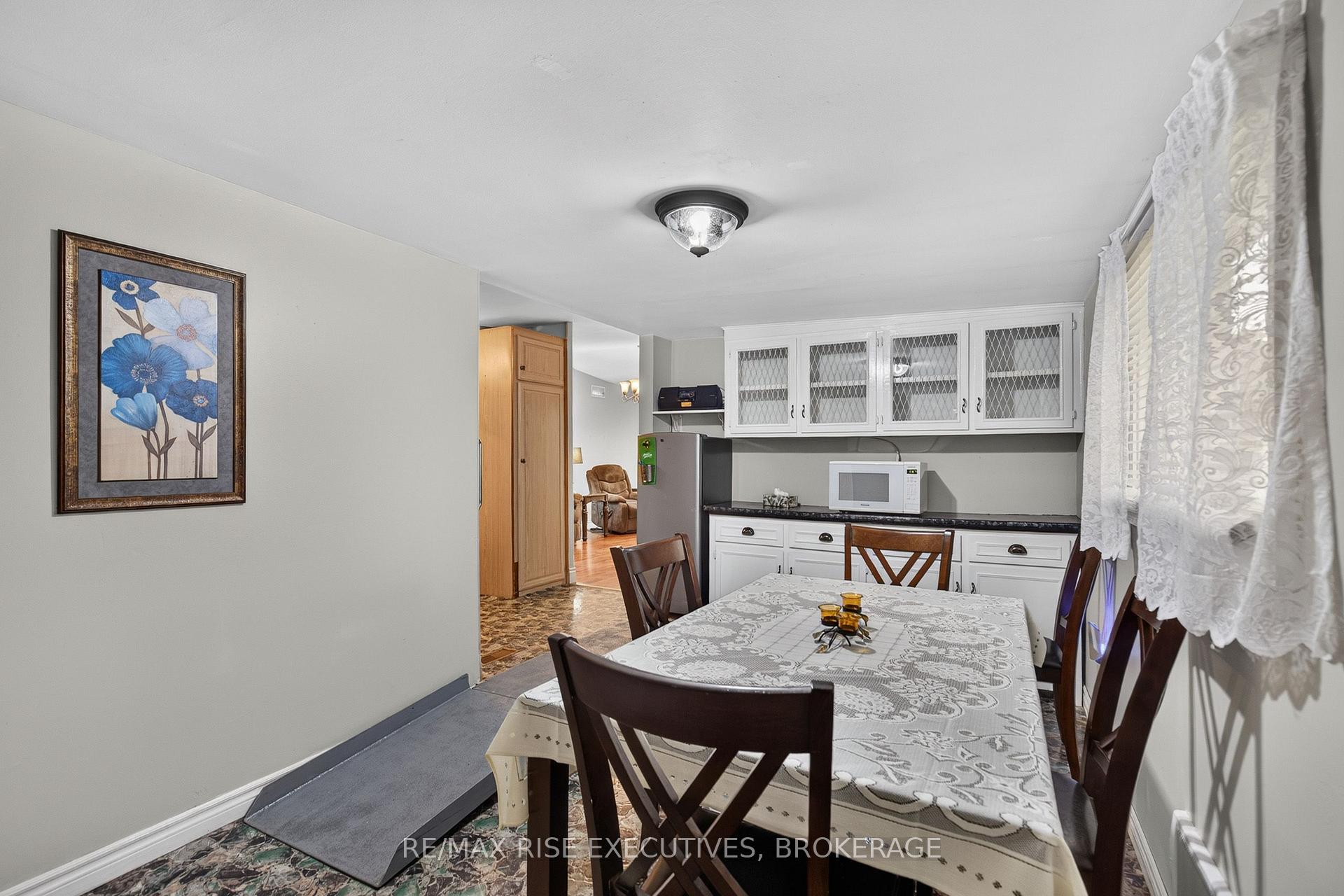 Photo 9 of 18 Wentworth Drive, Kingston, Rideau — HOMEH