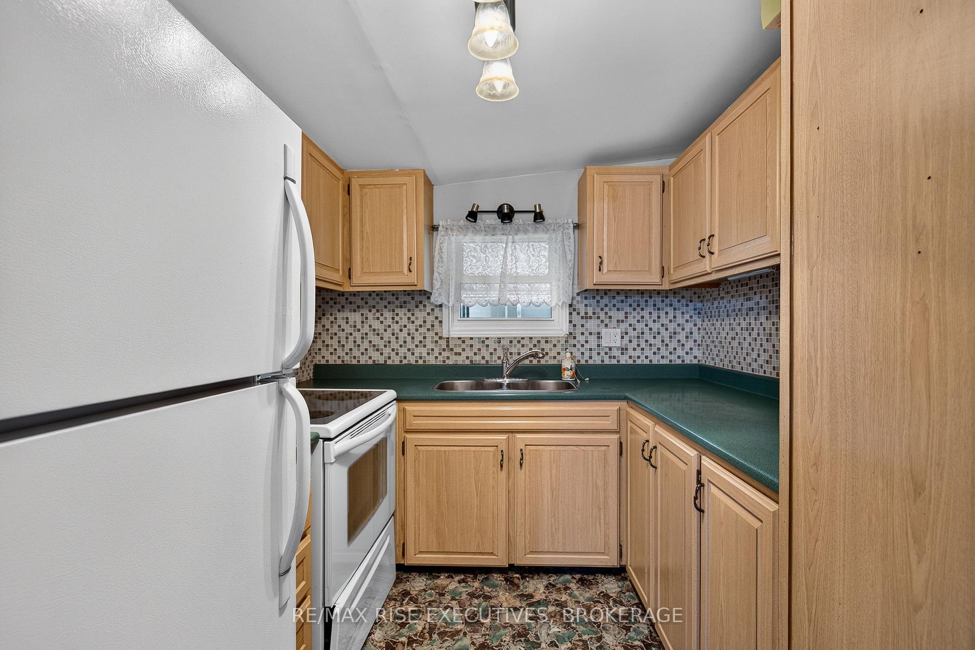 Photo 12 of 18 Wentworth Drive, Kingston, Rideau — HOMEH