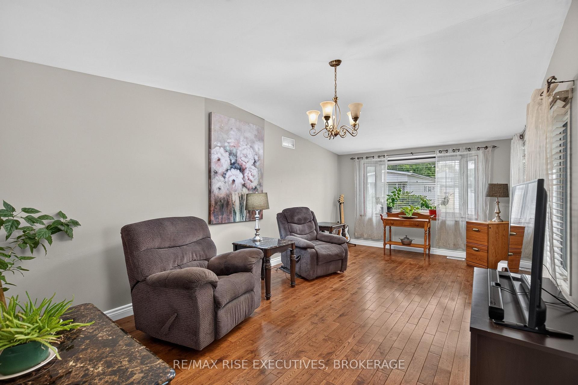 Photo 14 of 18 Wentworth Drive, Kingston, Rideau — HOMEH