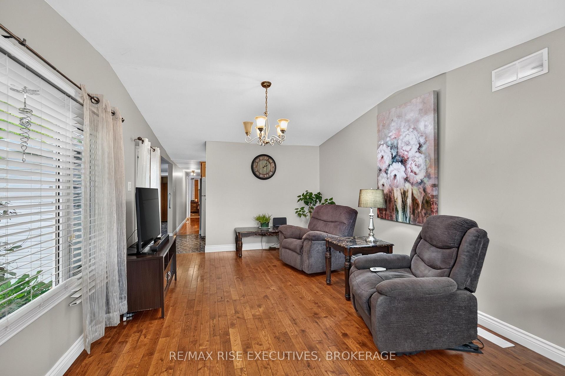 Photo 17 of 18 Wentworth Drive, Kingston, Rideau — HOMEH