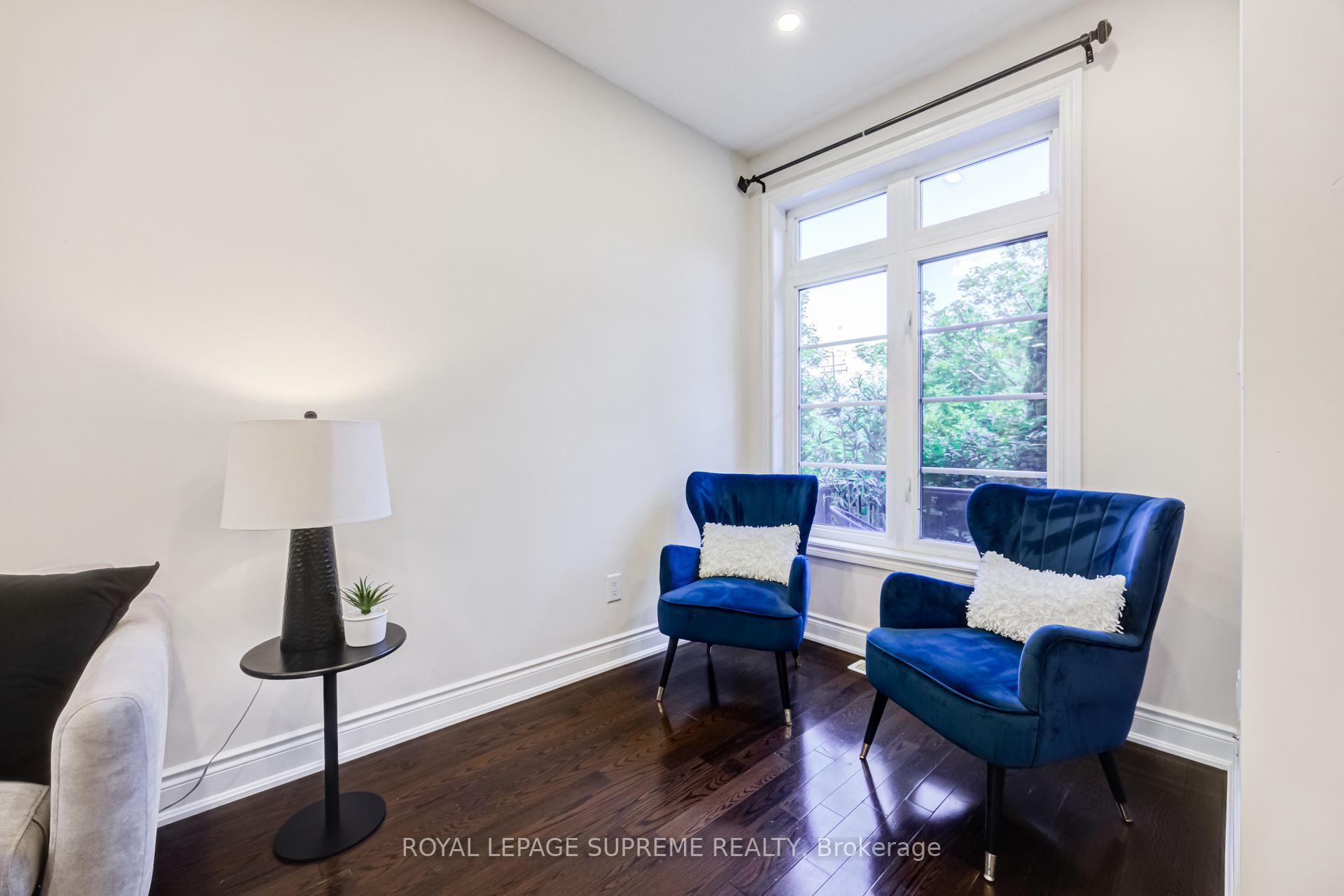 Photo 5 of 19B Hobden Place, Etobicoke, Willowridge-Martingrove-Richview — HOMEH