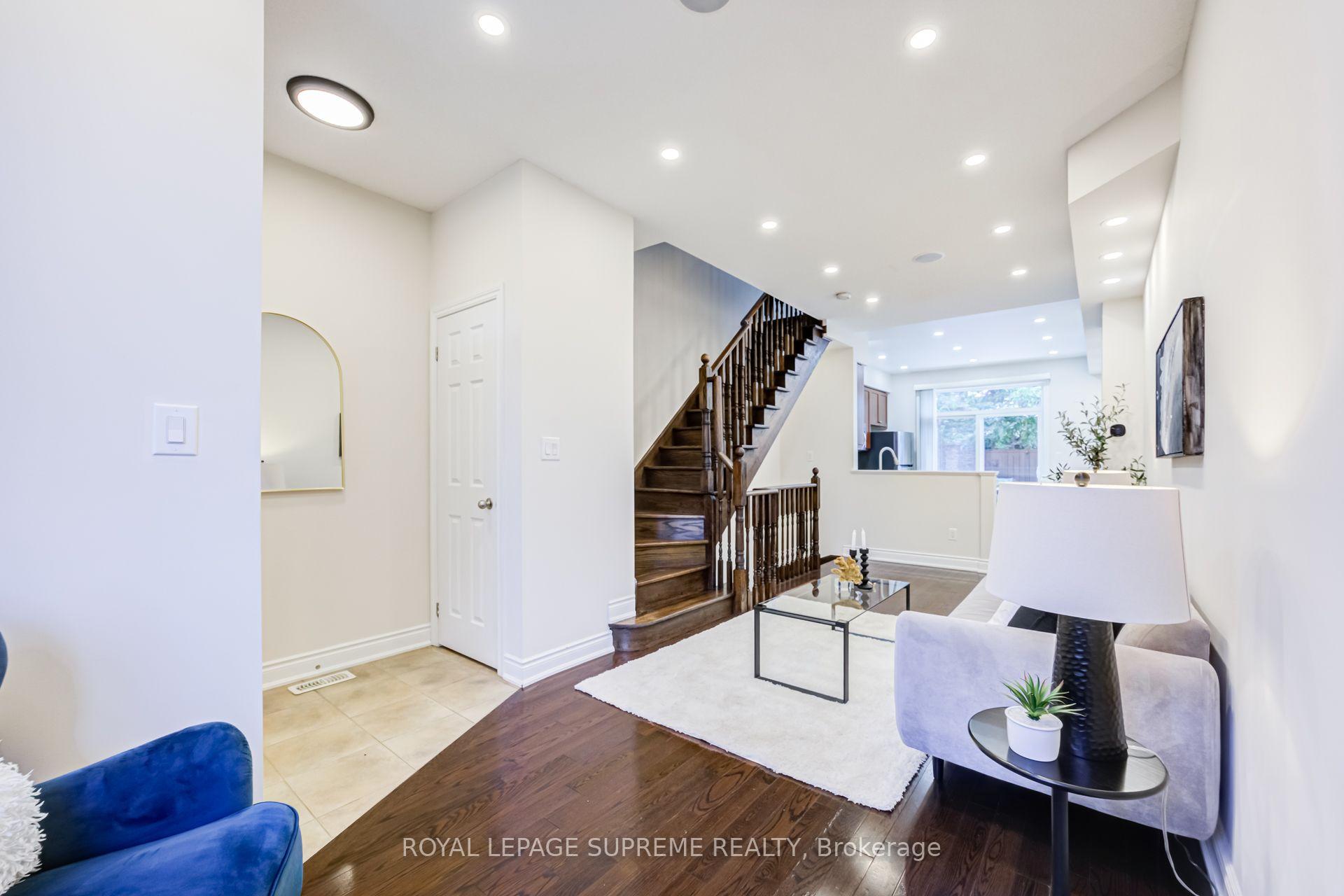Photo 6 of 19B Hobden Place, Etobicoke, Willowridge-Martingrove-Richview — HOMEH