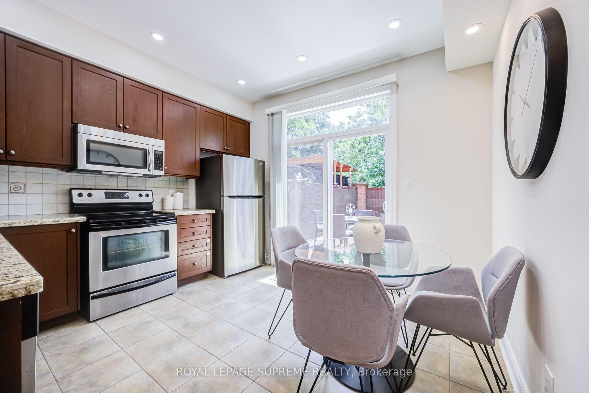Photo 9 of 19B Hobden Place, Etobicoke, Willowridge-Martingrove-Richview — HOMEH