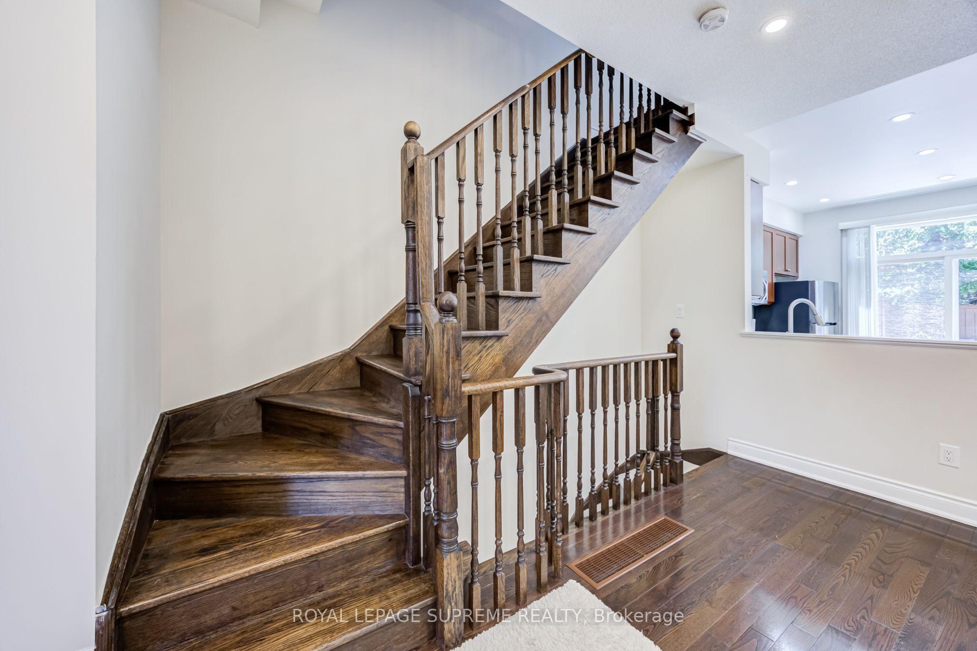 Photo 12 of 19B Hobden Place, Etobicoke, Willowridge-Martingrove-Richview — HOMEH