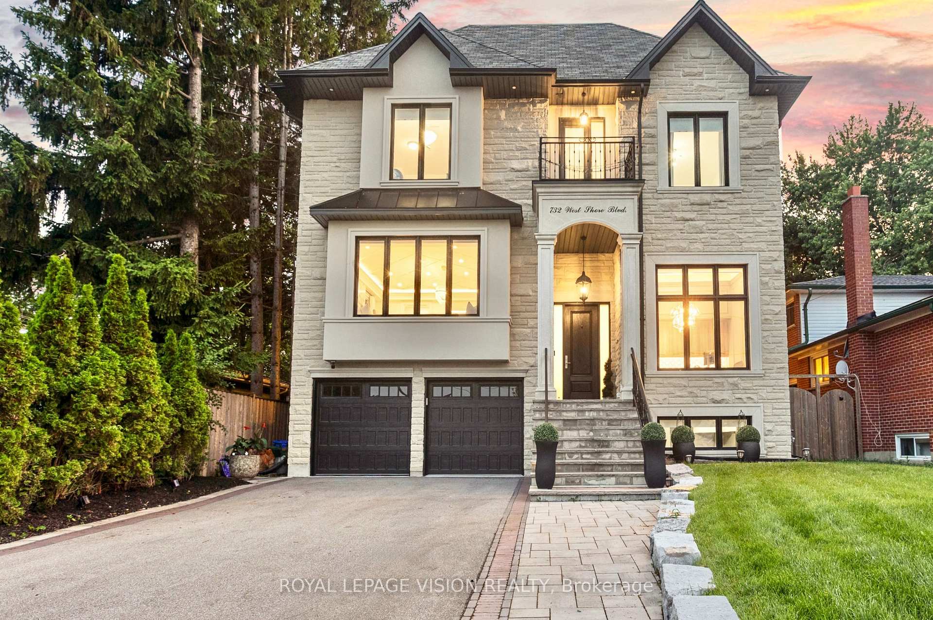 Photo 1 of 732 W Shore Boulevard, Pickering, West Shore — HOMEH