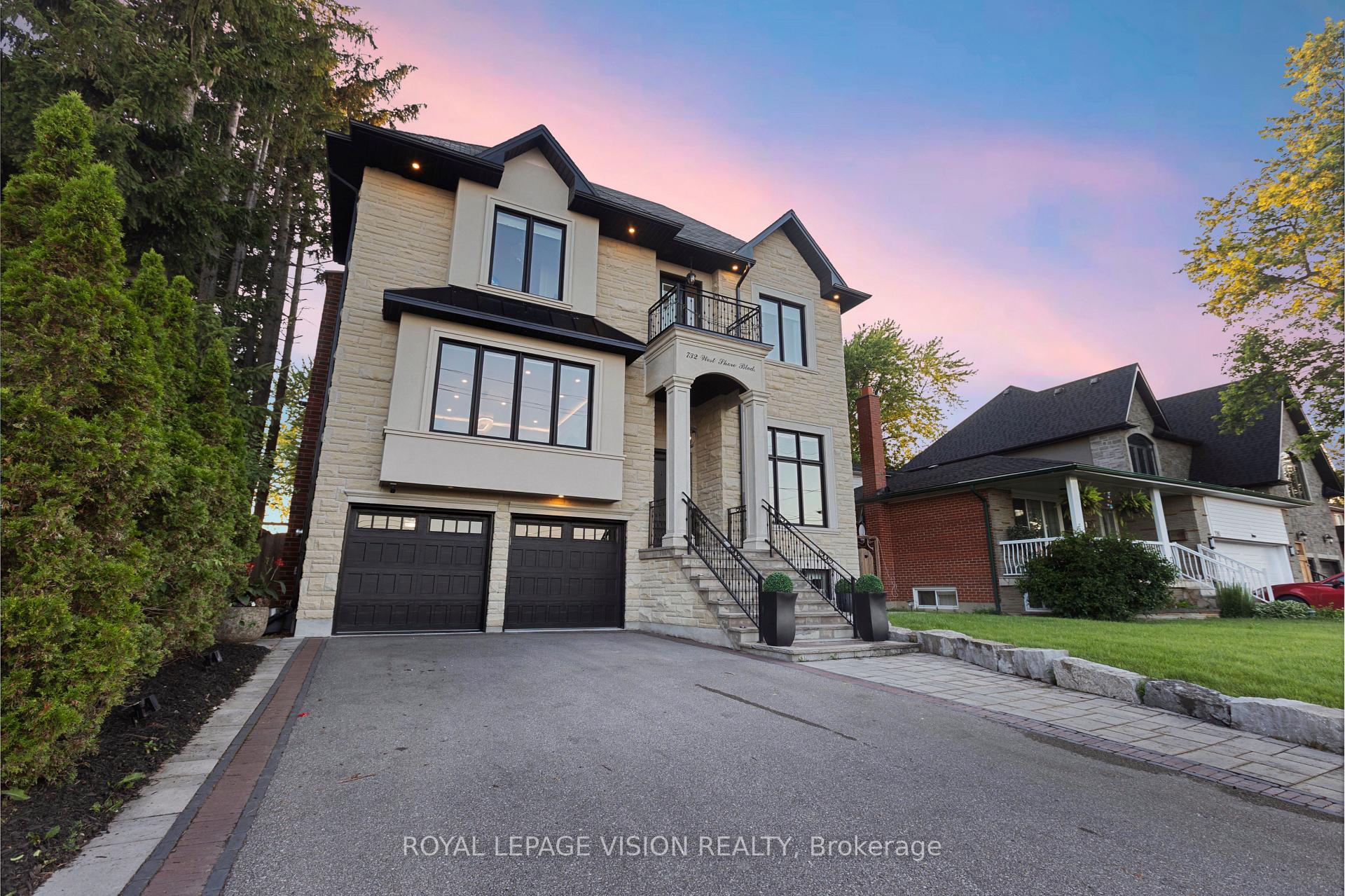 Photo 3 of 732 W Shore Boulevard, Pickering, West Shore — HOMEH