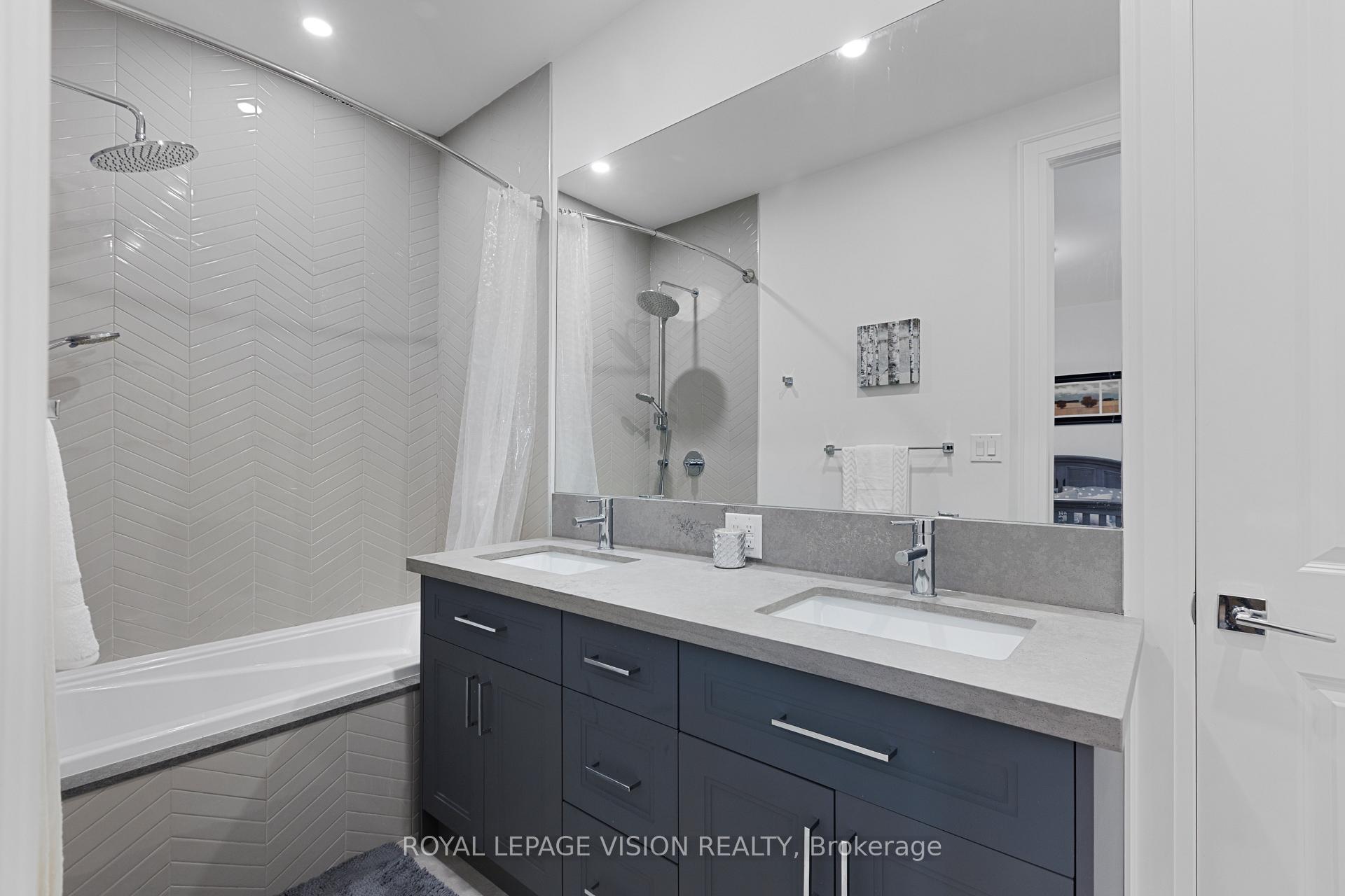 Photo 38 of 732 W Shore Boulevard, Pickering, West Shore — HOMEH