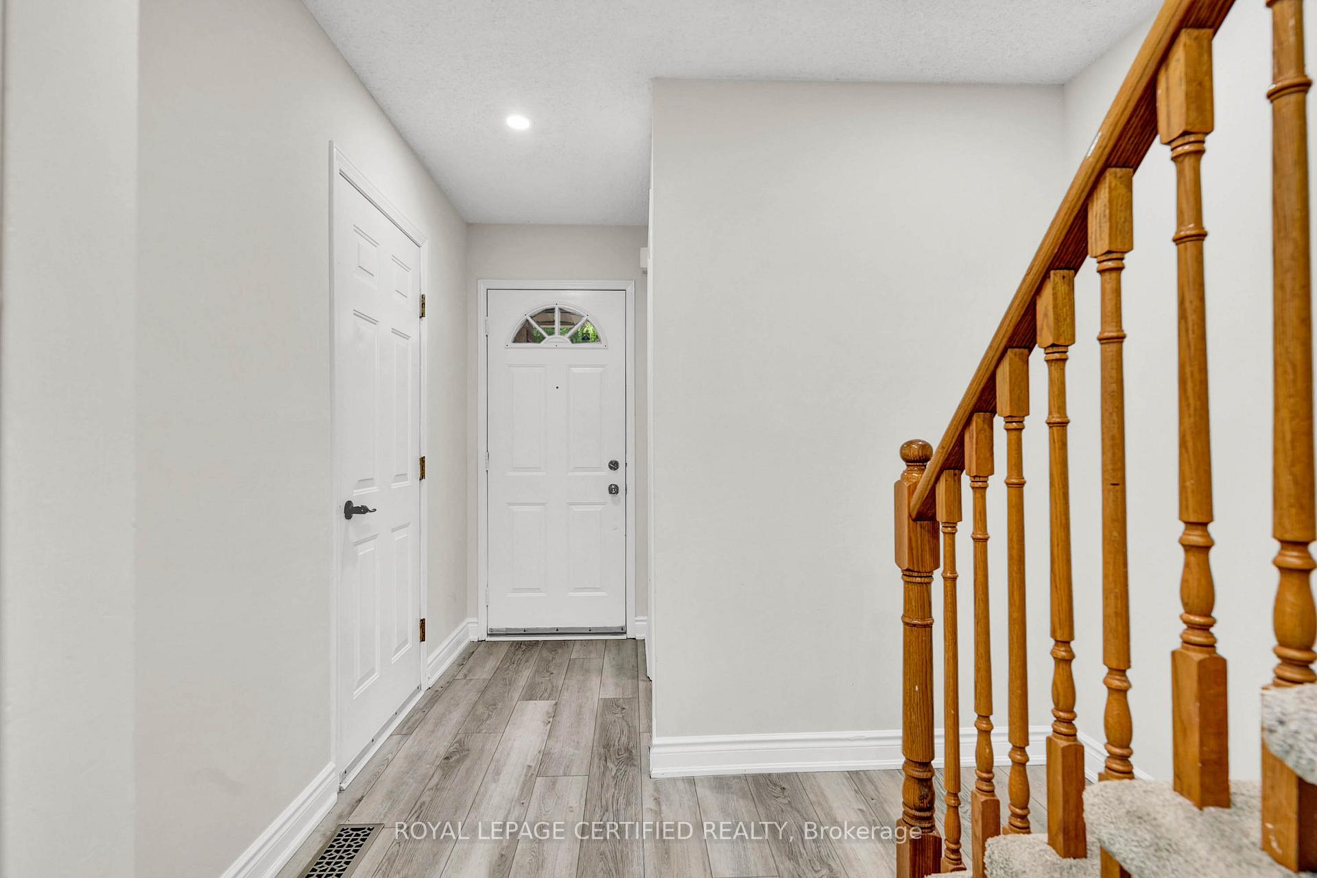 Photo 3 of Unit 21, 302 College Avenue W, Guelph, Dovercliffe Park/Old University — HOMEH