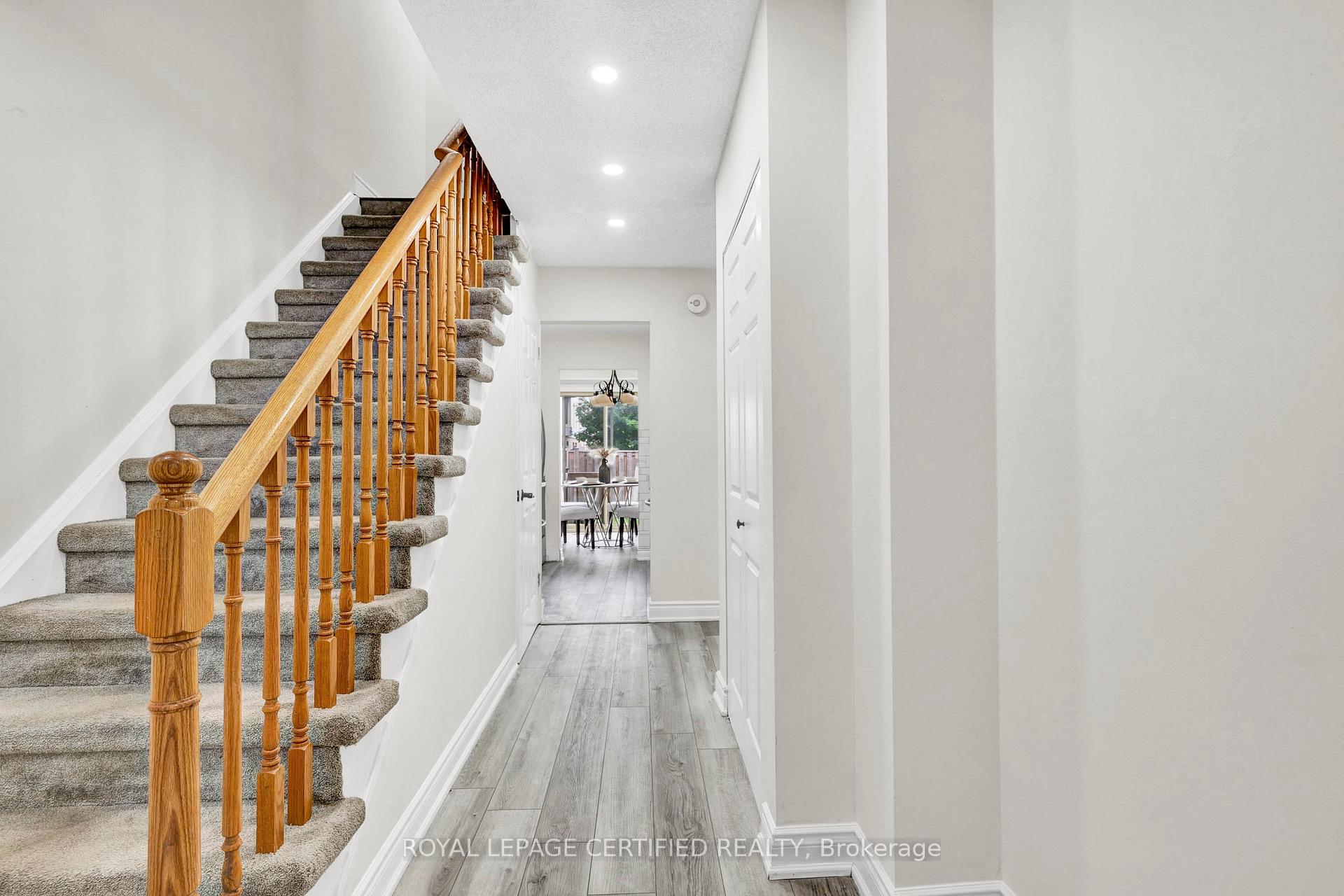 Photo 4 of Unit 21, 302 College Avenue W, Guelph, Dovercliffe Park/Old University — HOMEH