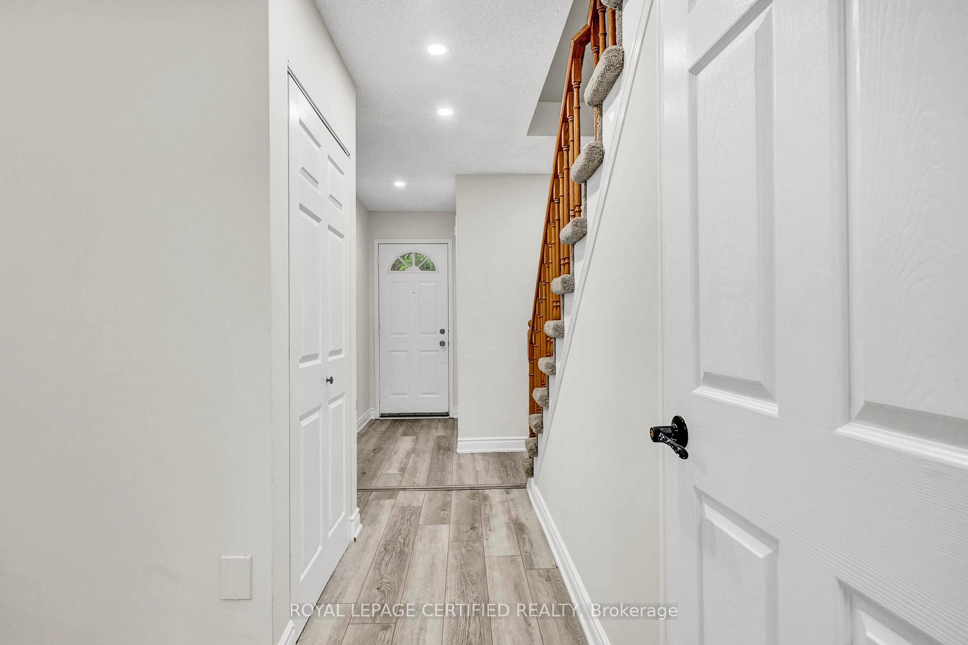 Photo 5 of Unit 21, 302 College Avenue W, Guelph, Dovercliffe Park/Old University — HOMEH