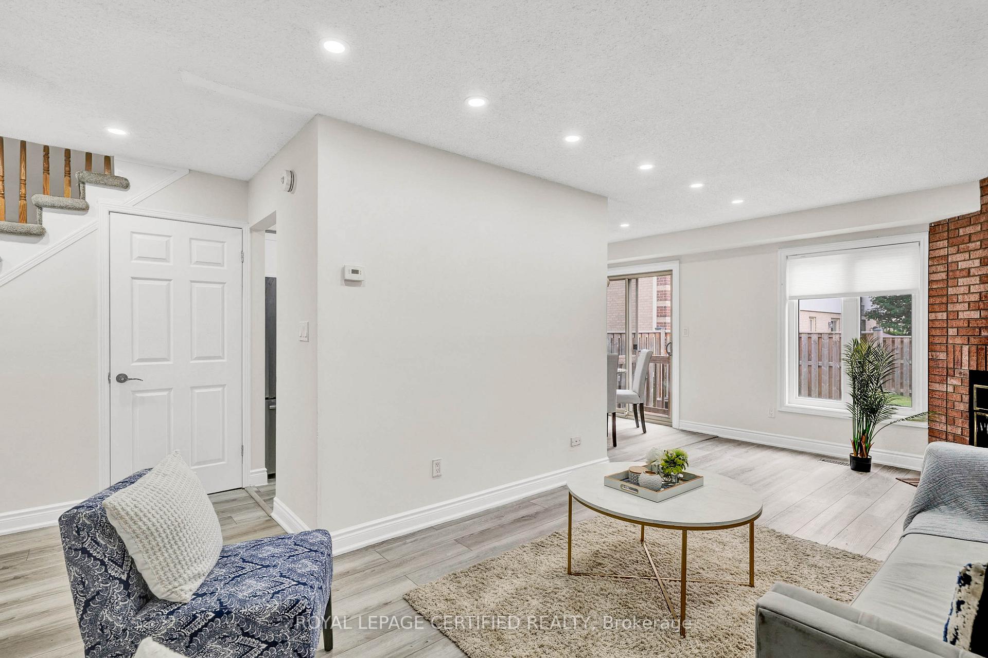 Photo 7 of Unit 21, 302 College Avenue W, Guelph, Dovercliffe Park/Old University — HOMEH