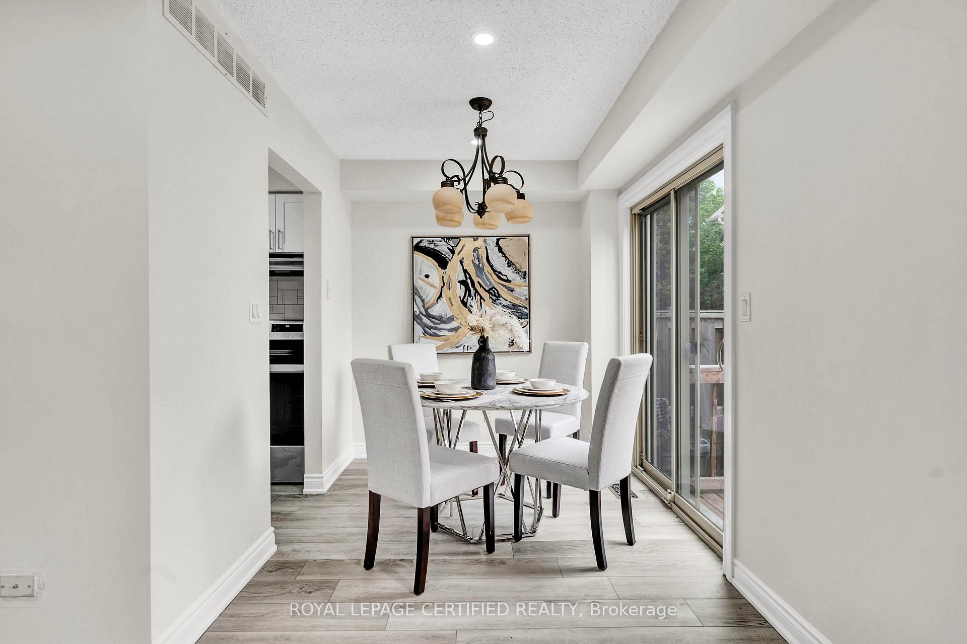 Photo 10 of Unit 21, 302 College Avenue W, Guelph, Dovercliffe Park/Old University — HOMEH